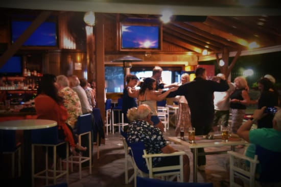 pool-side-bar-area-5