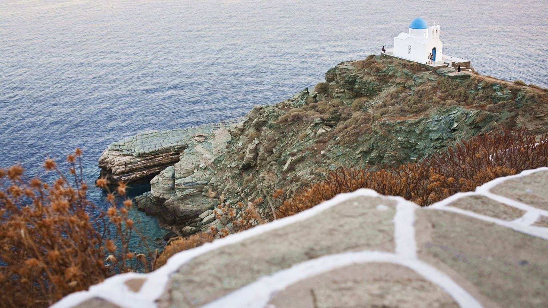 trip-ideas-paralia_7_martyres-sifnos-beaches