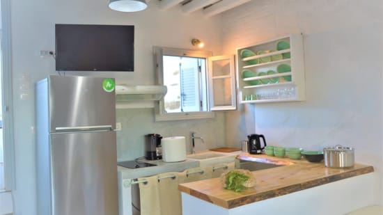 dsc_0762-windmill-arades-family-suite-kitchen-1920x1080