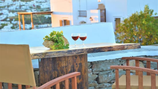 dsc_0836-windmill-arades-suite-outside-sitting-area-detail-1-1920x1080