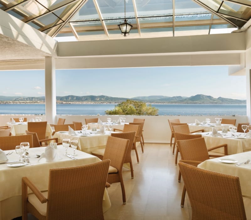 amphitrion-main-restaurant