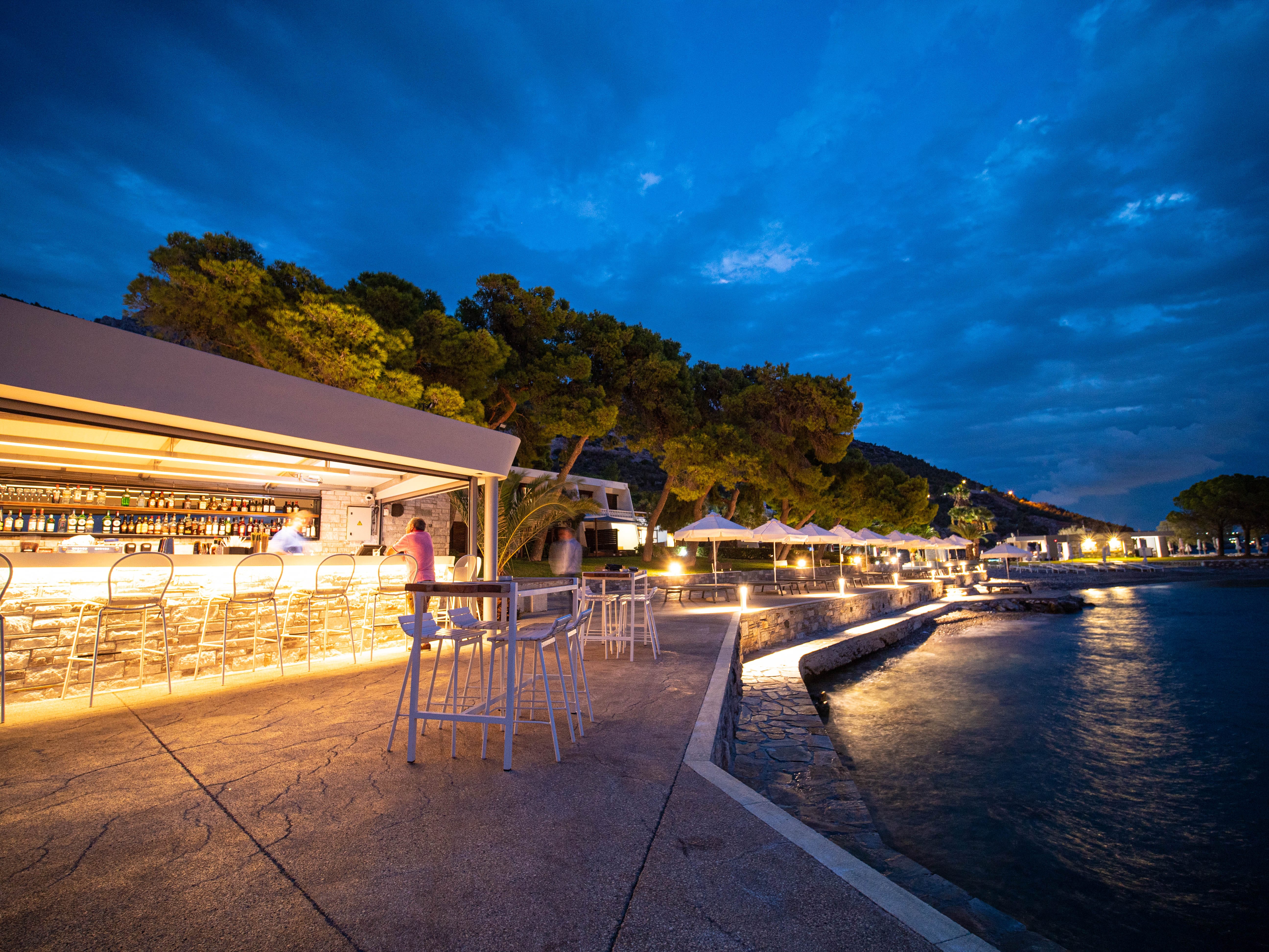 wyndham-ramada-loutraki-poseidon-resort-anemos-seaside-bar-10