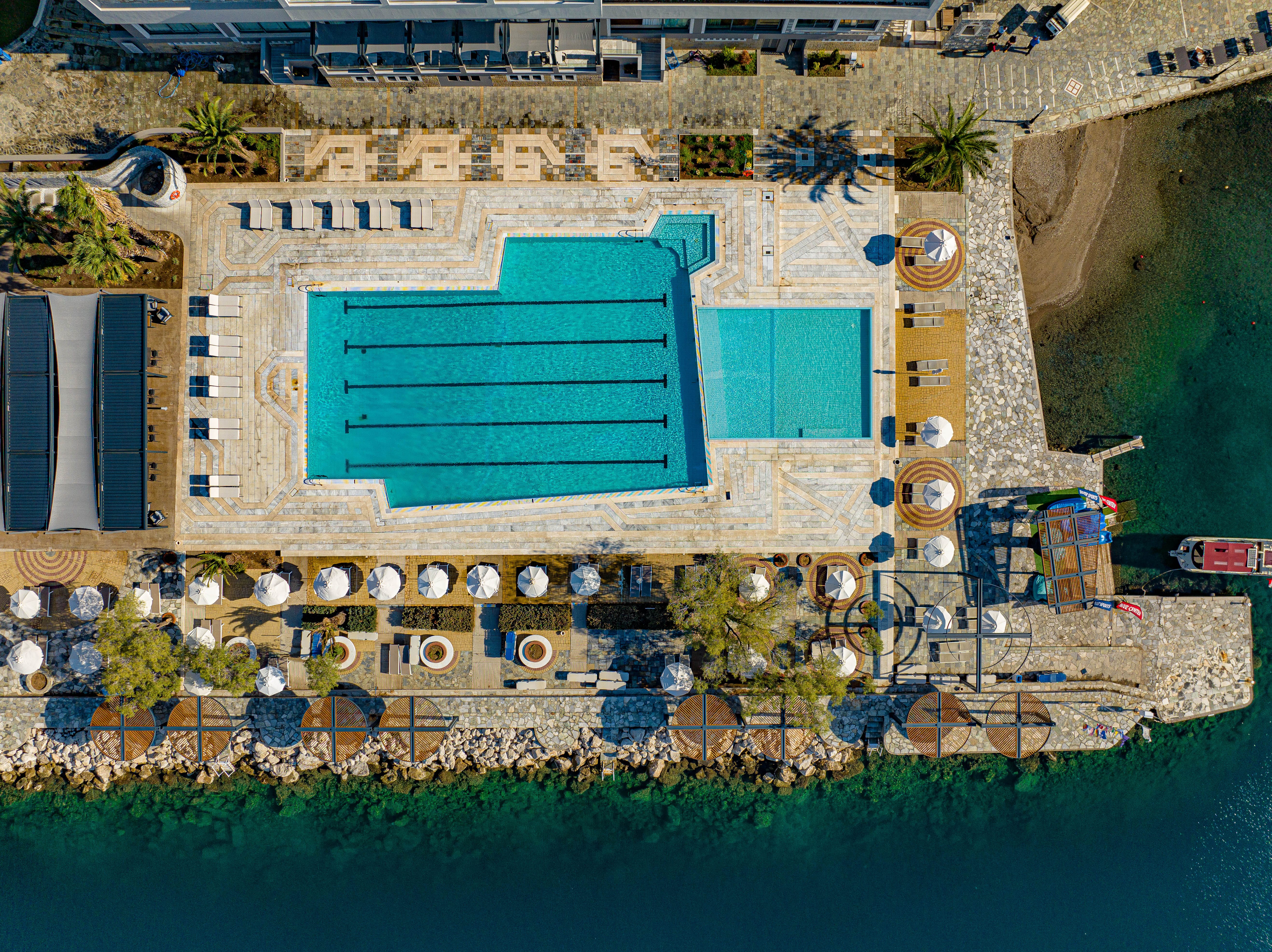 wyndham-ramada-loutraki-poseidon-resort-pool-3