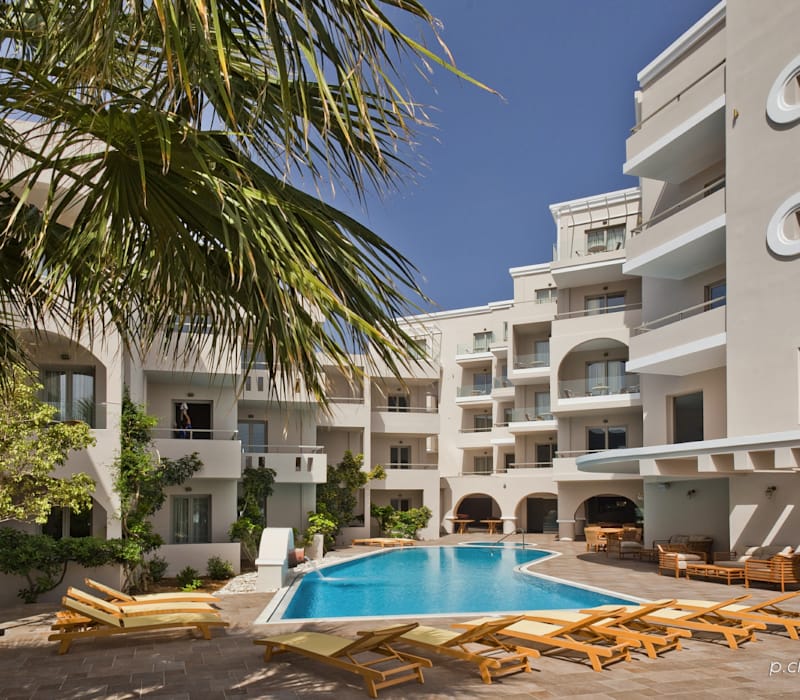Parasol Luxury Hotel & Suites