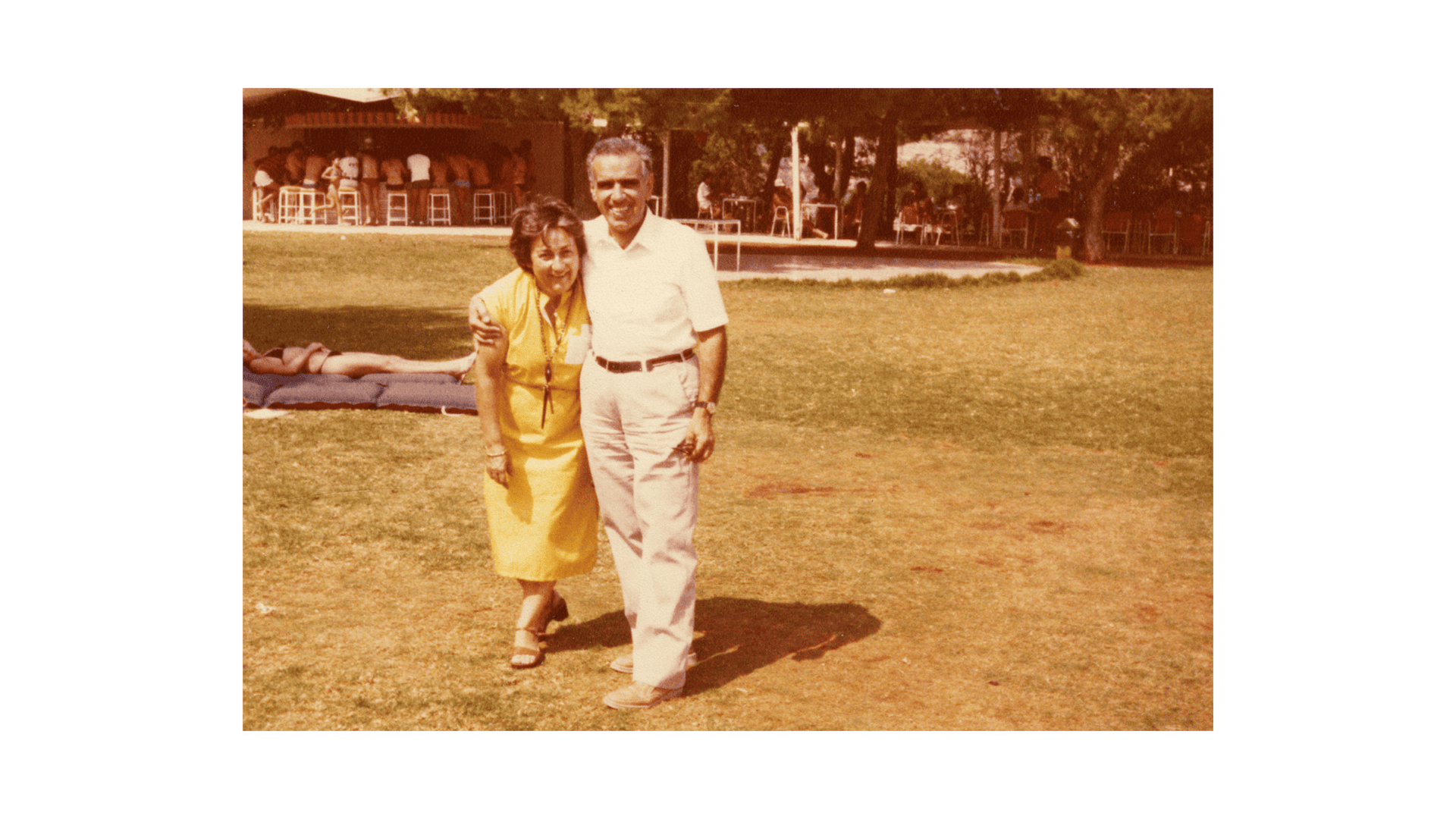 about-us-tourhotel-white2