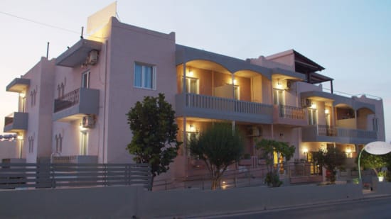 waterlily_hotel_night_front_chania