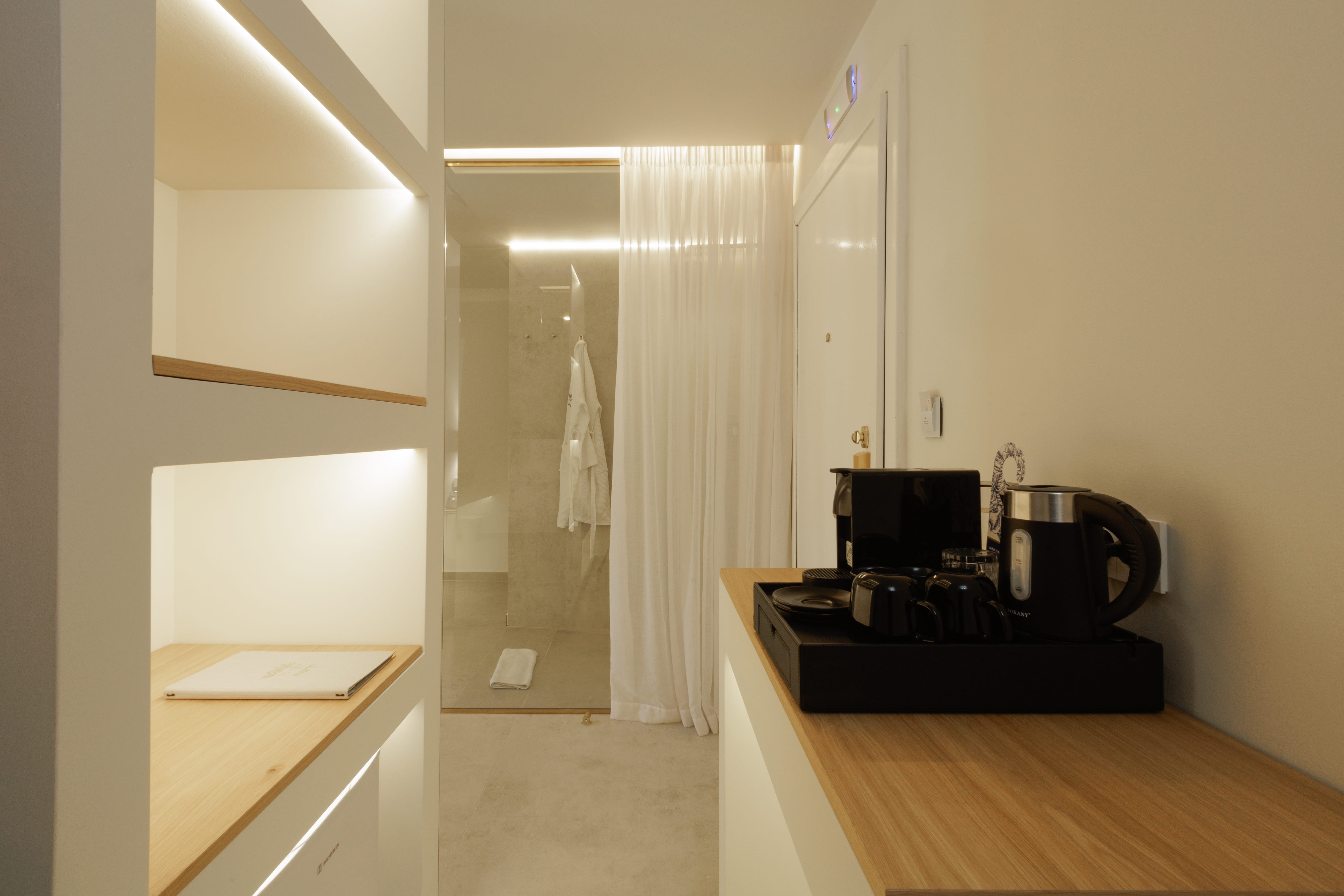 thealley_room102_16