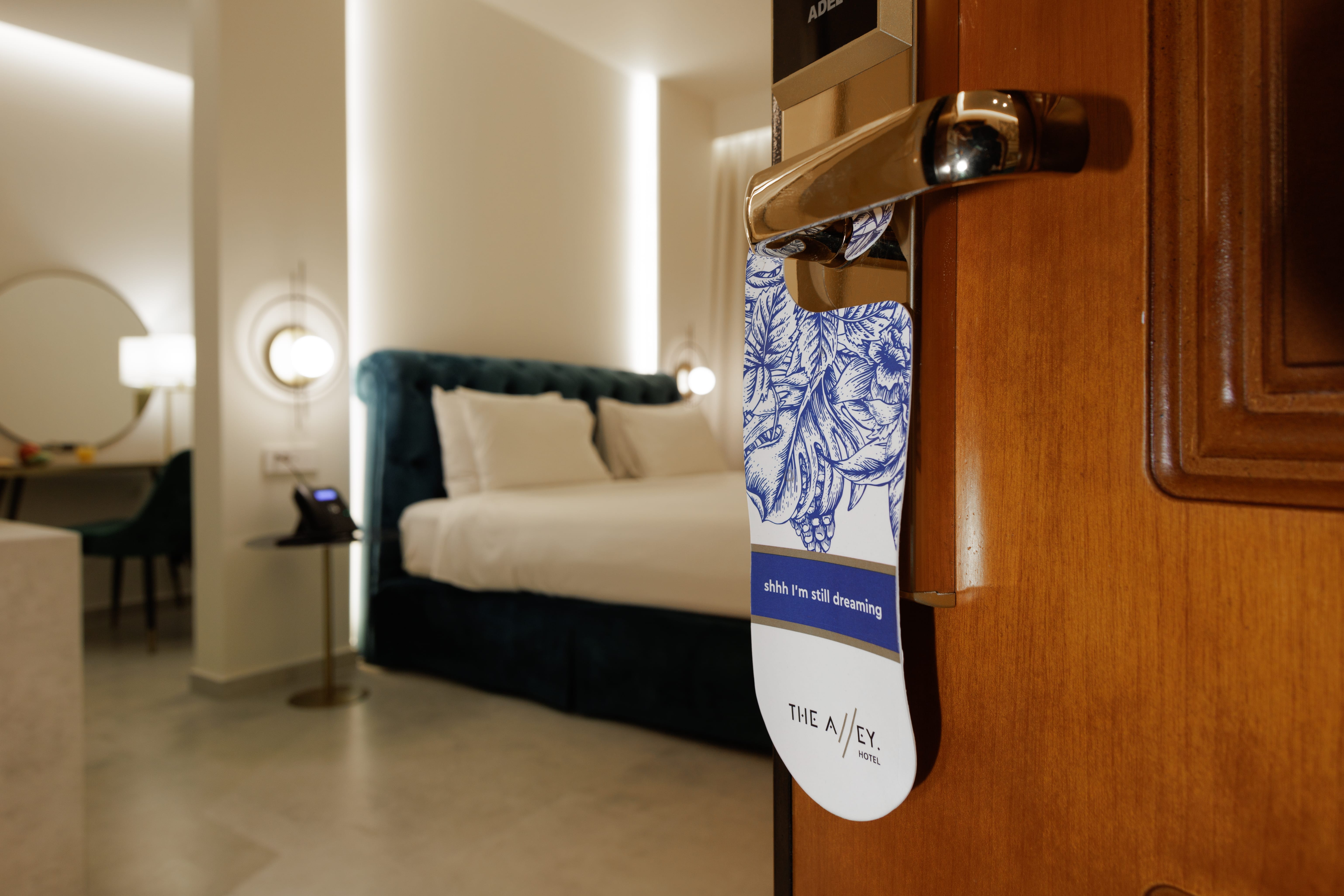 thealley_room105_23