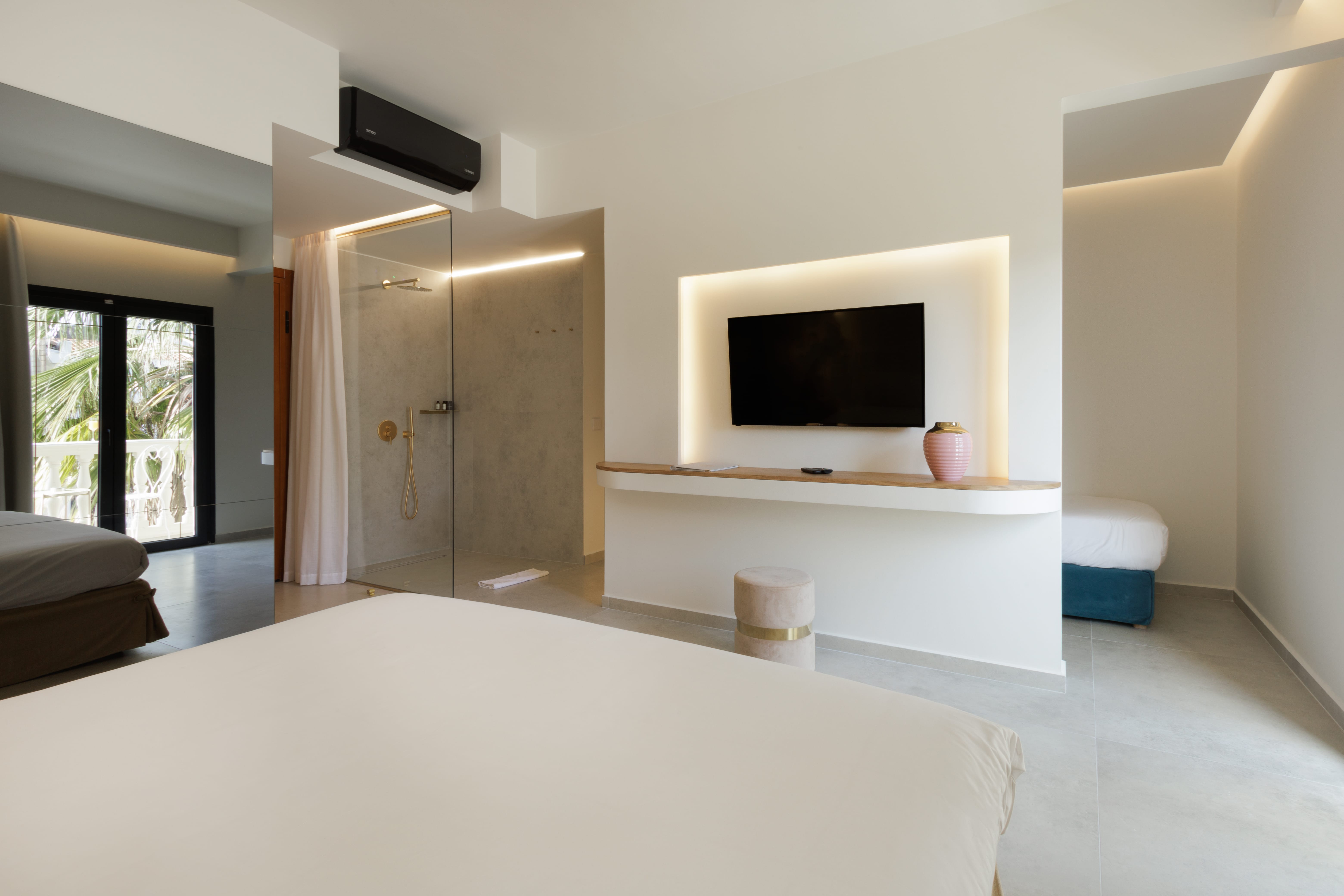 thealley_room204_01
