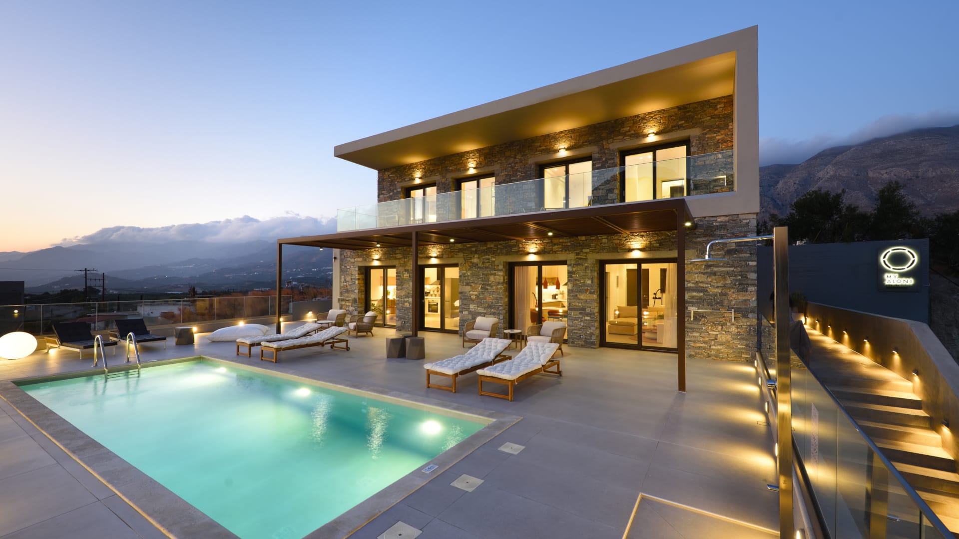 outdoor-view-afternoon_pool-and-sign-2