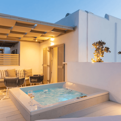 hot tub in suite in Paros