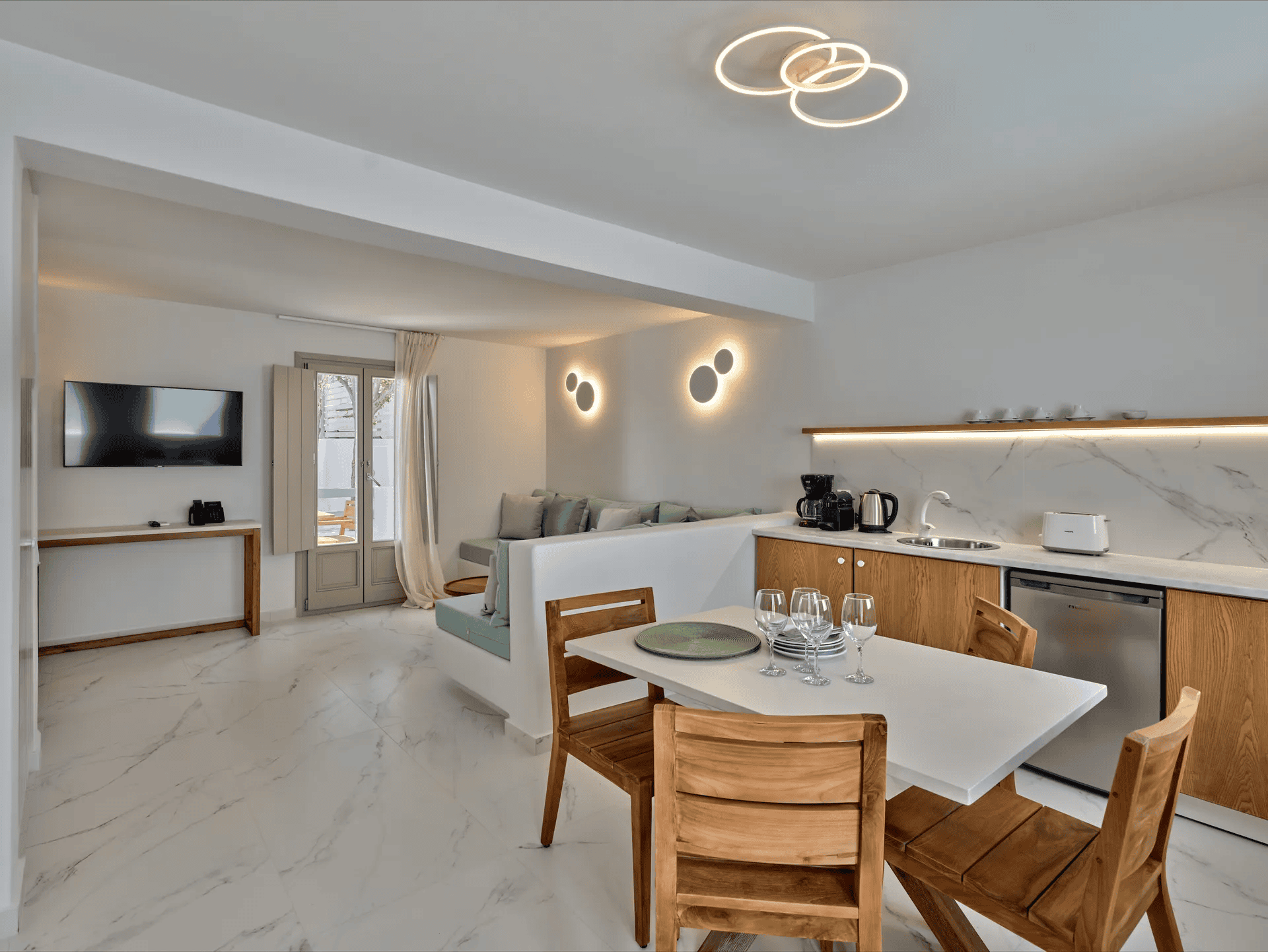 equipped kitchen suite