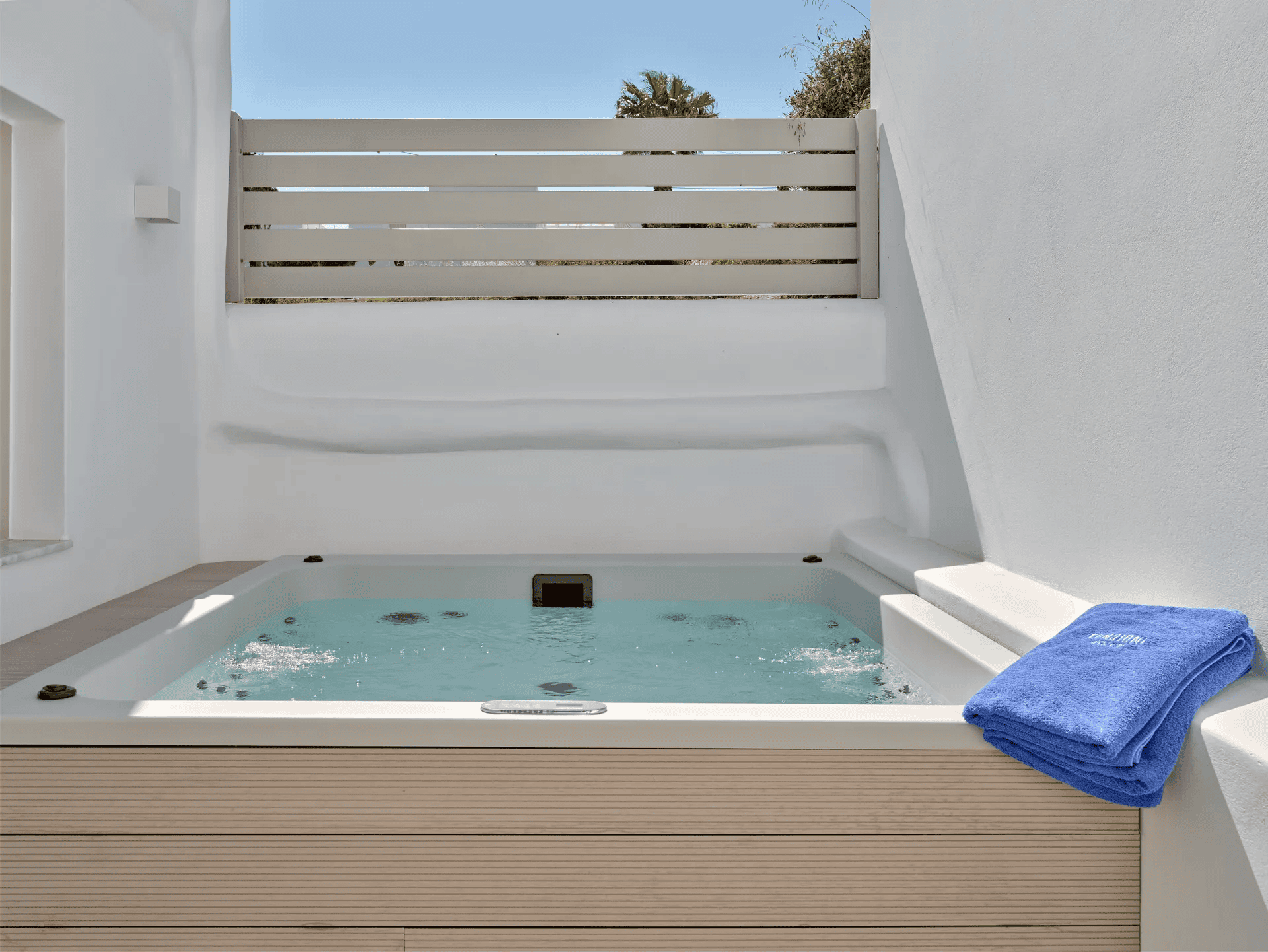 relaxation in Kandiani Blue Ciel