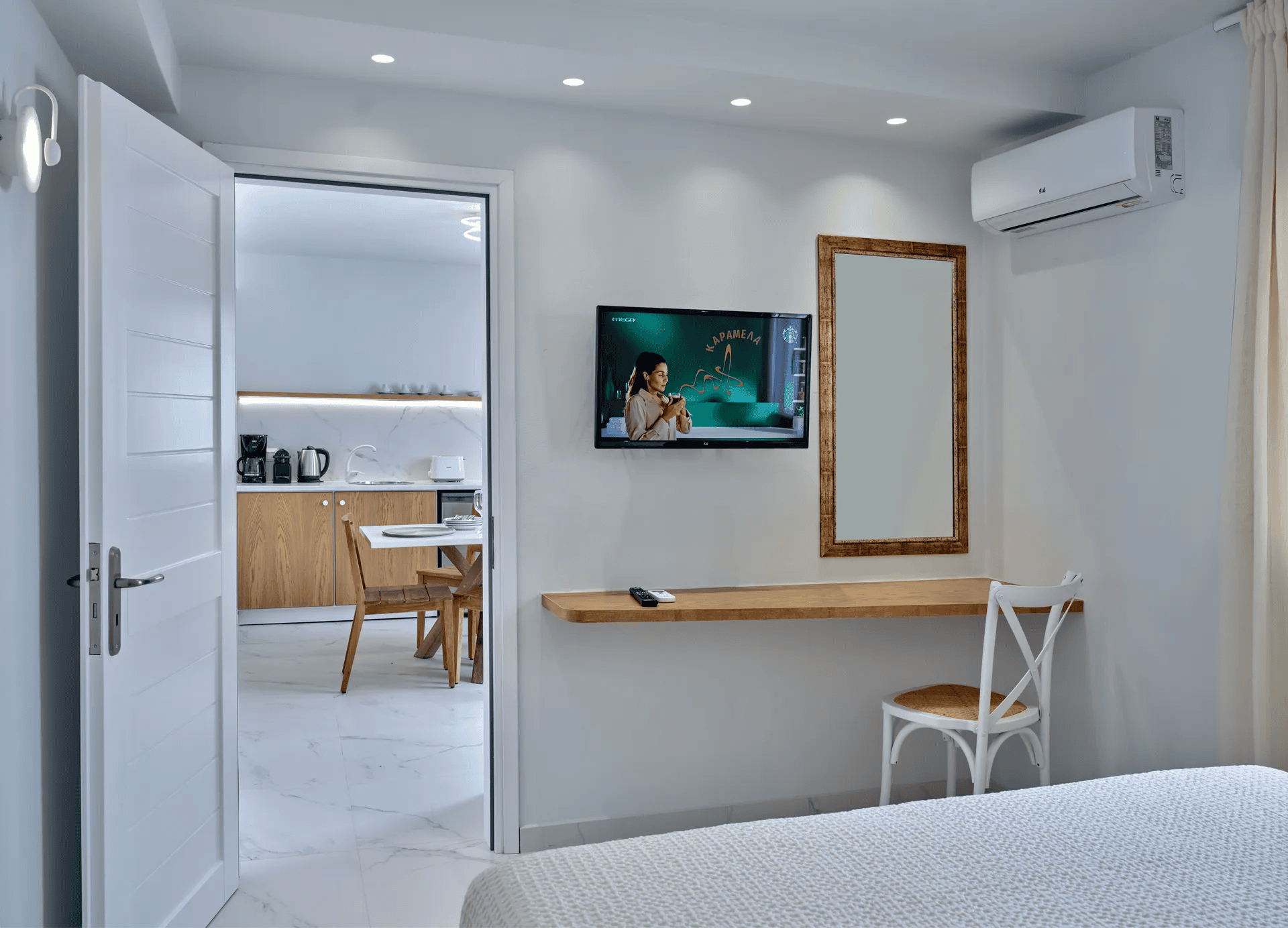 details in hotel room