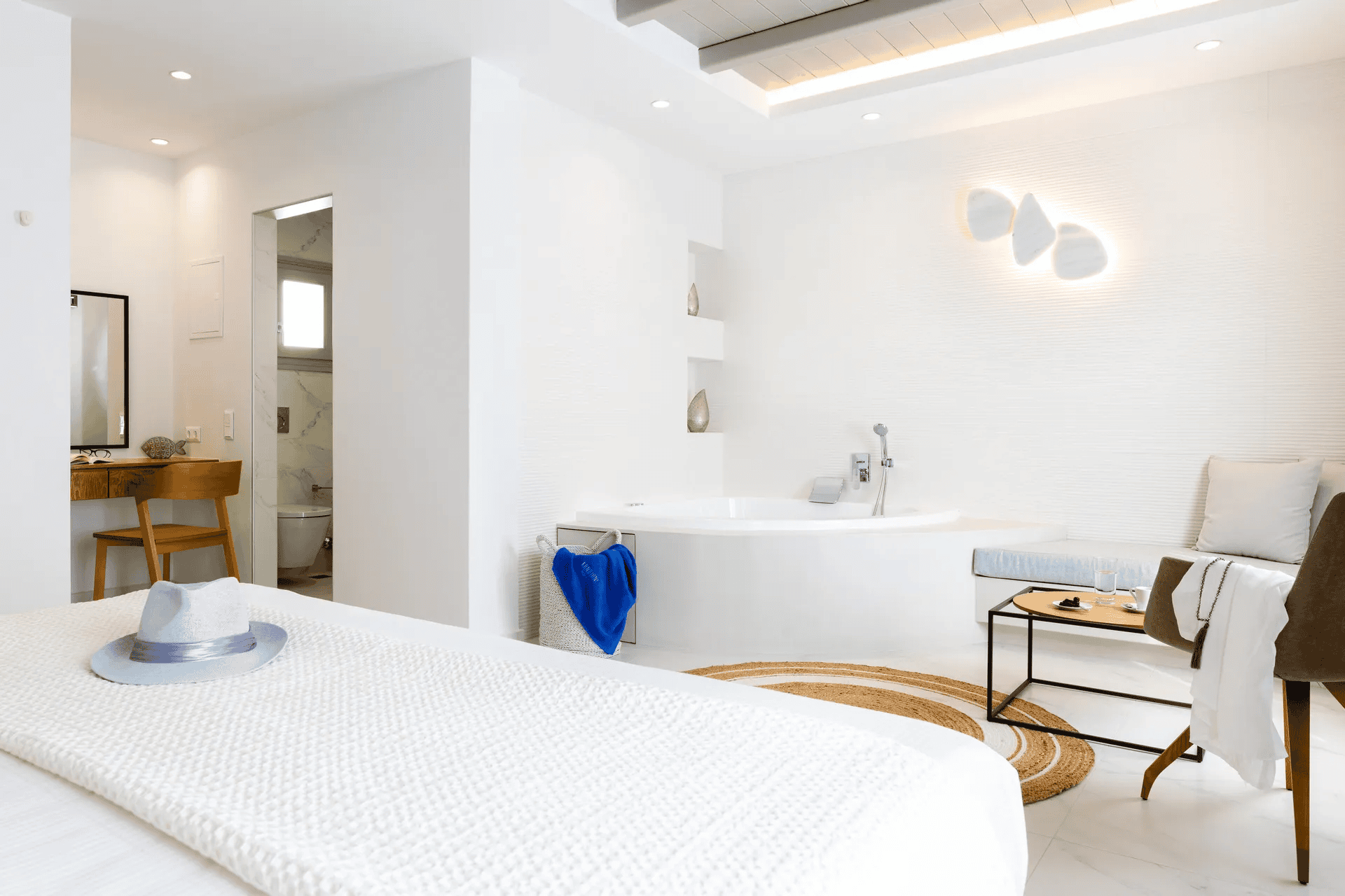 σουίτα με θέα και υδρομασάζ στην Πάρο