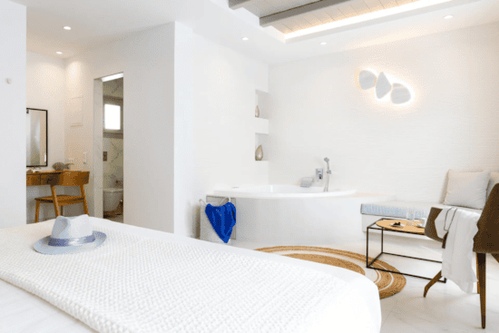 σουίτα με θέα και υδρομασάζ στην Πάρο