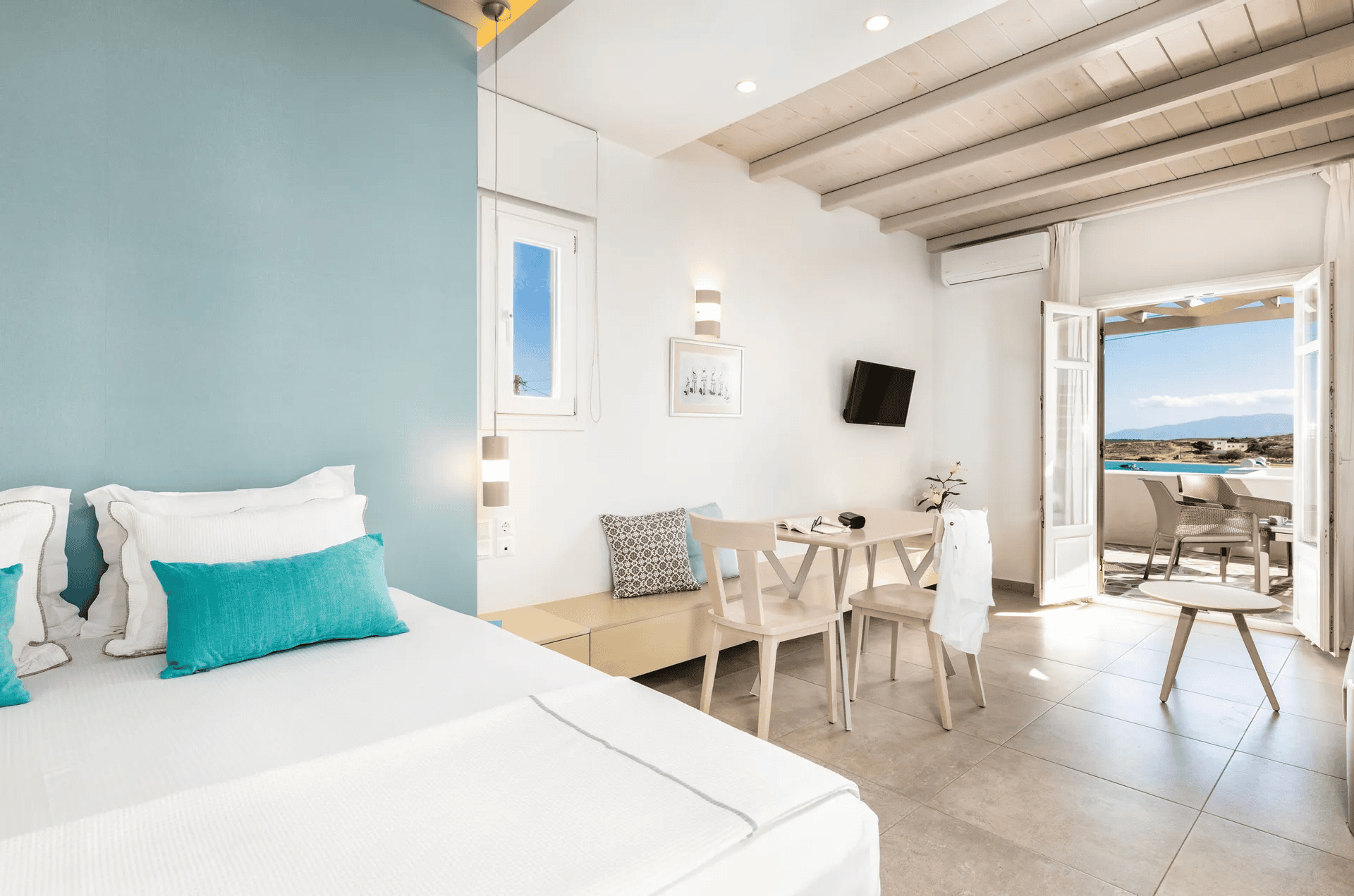premium suite with view in Paros