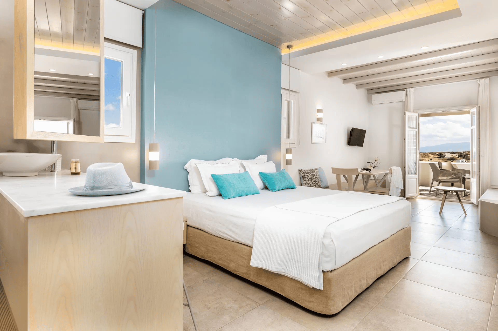 premium suite in Paros