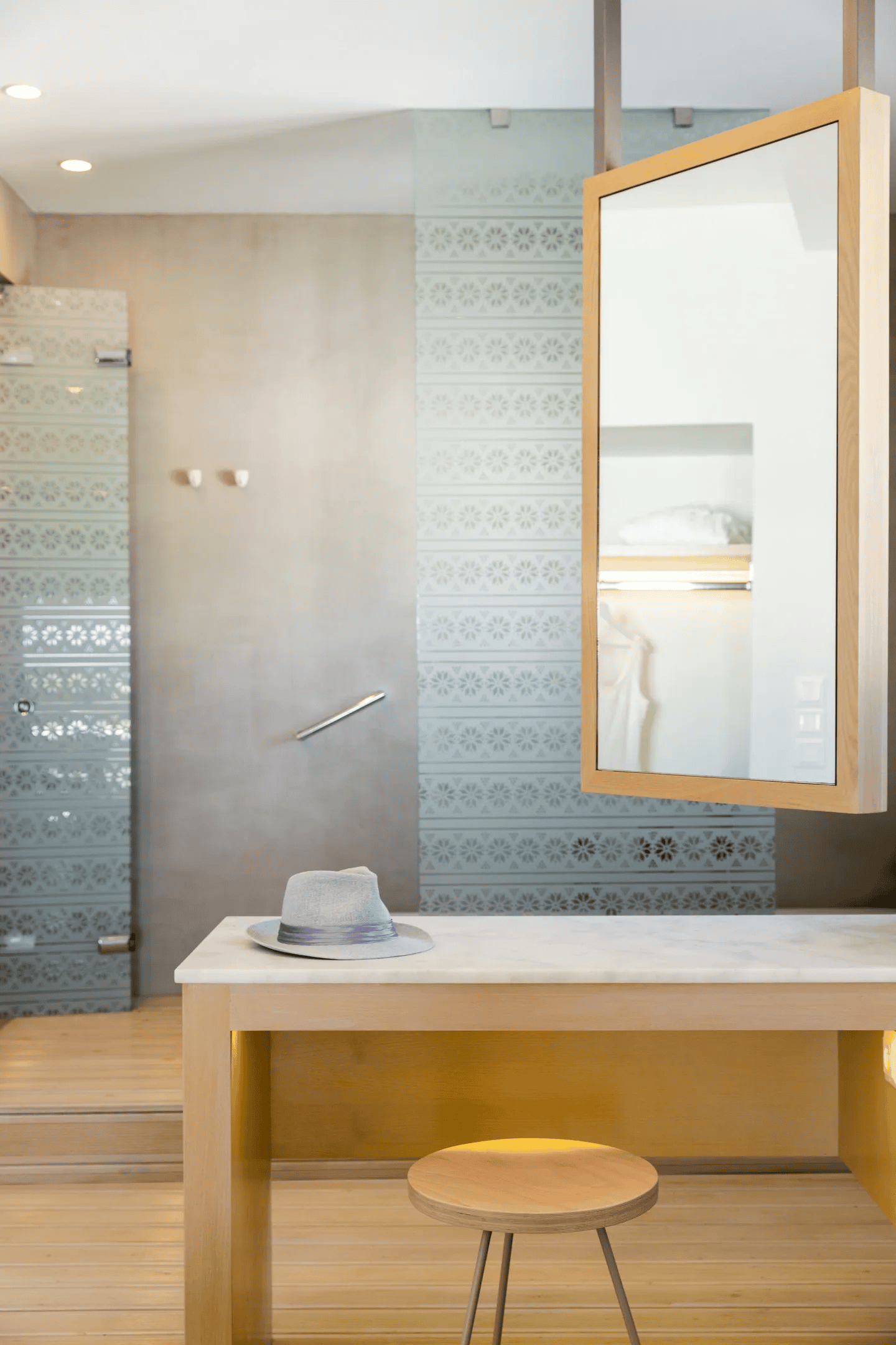 details in hotel room