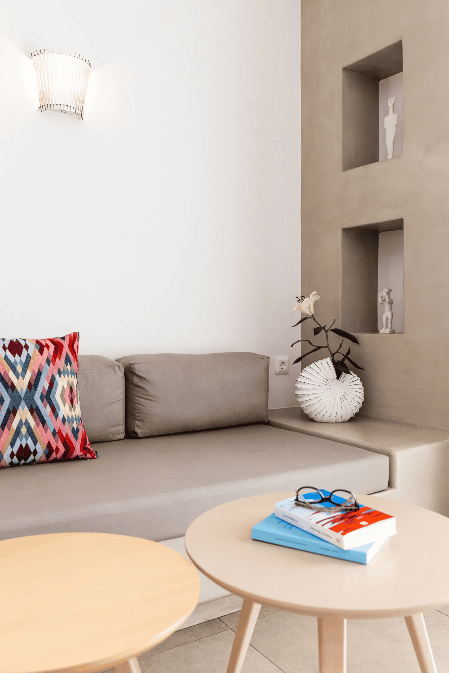 details in hotel room