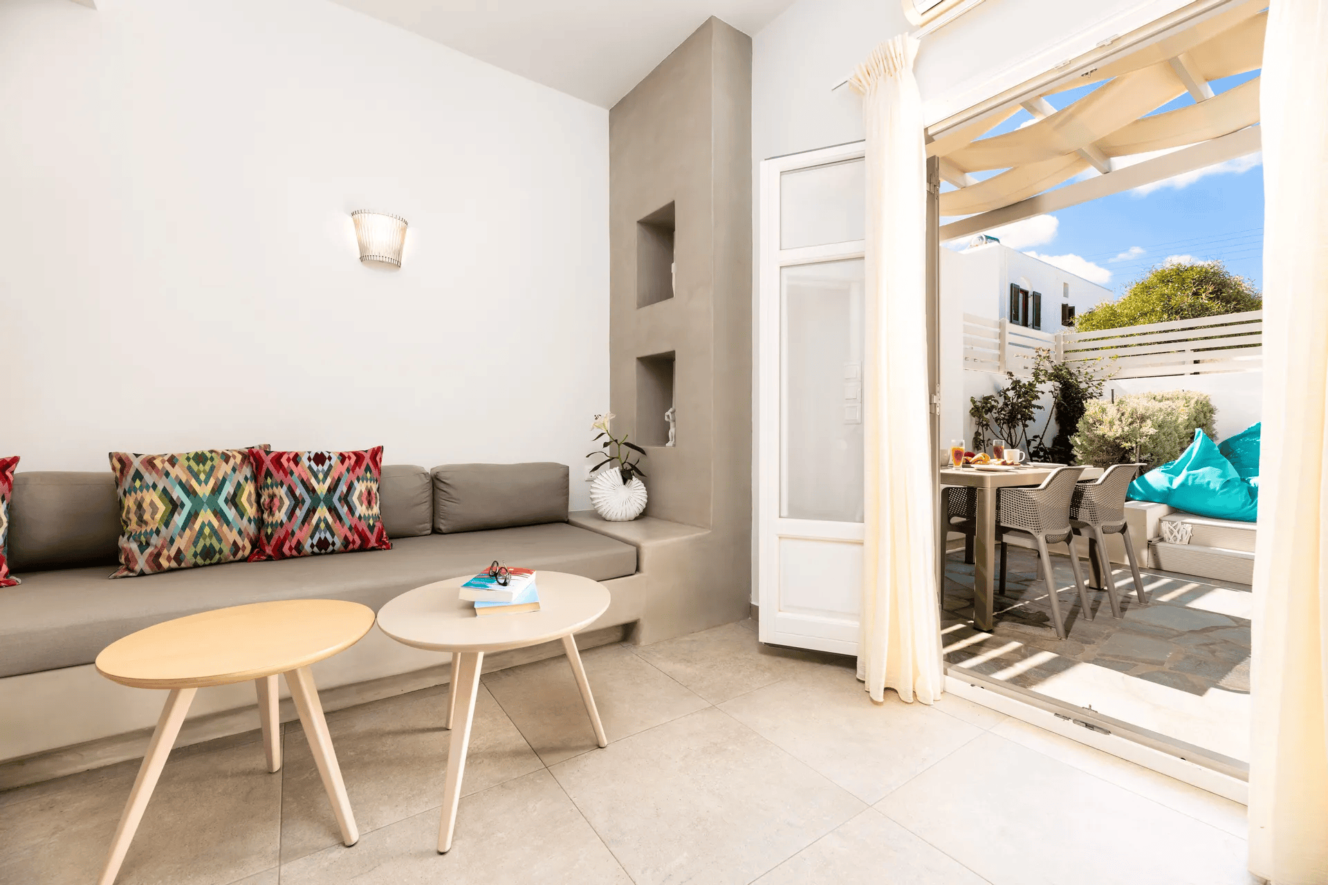 living room in family suite