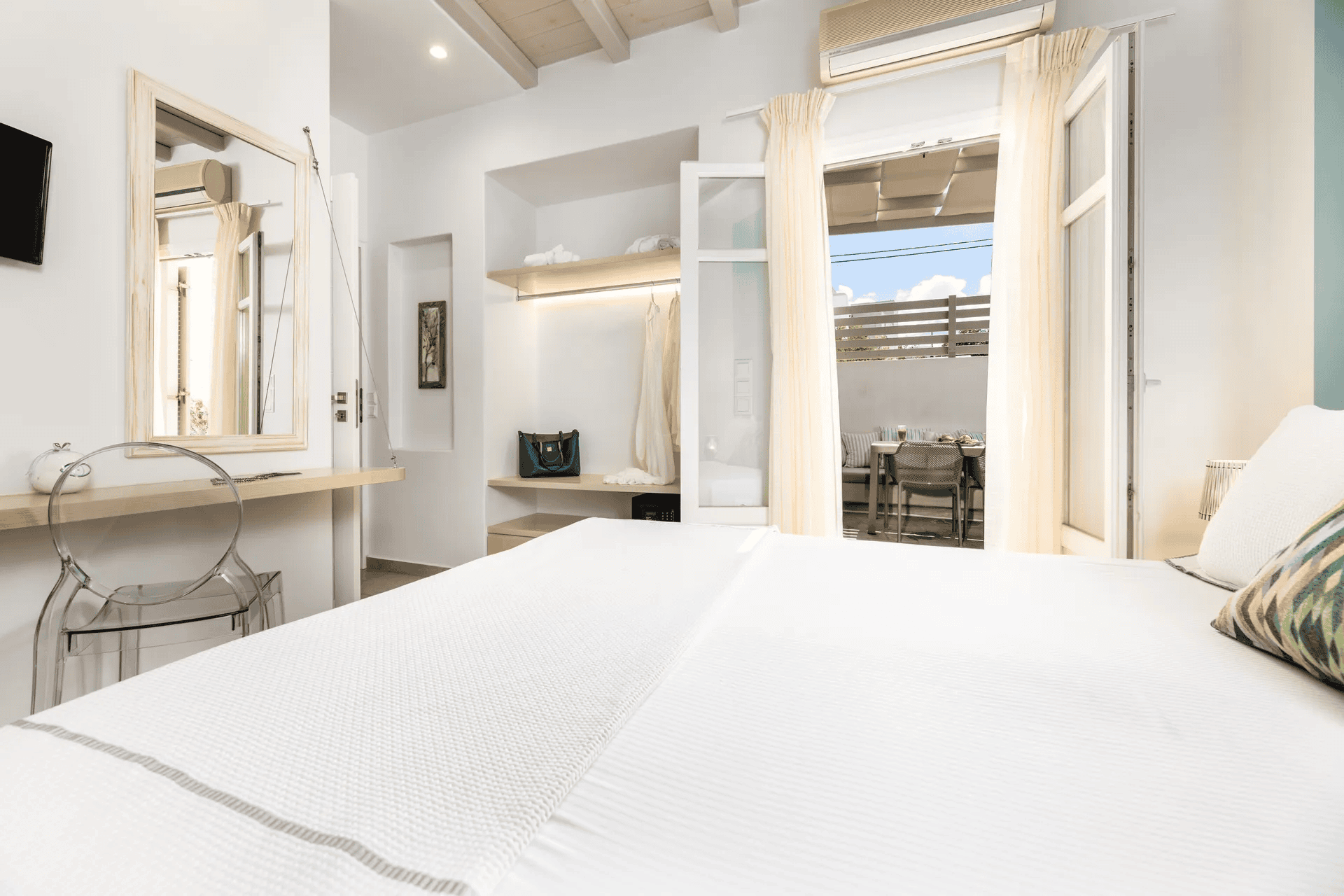 vacation for family in Paros