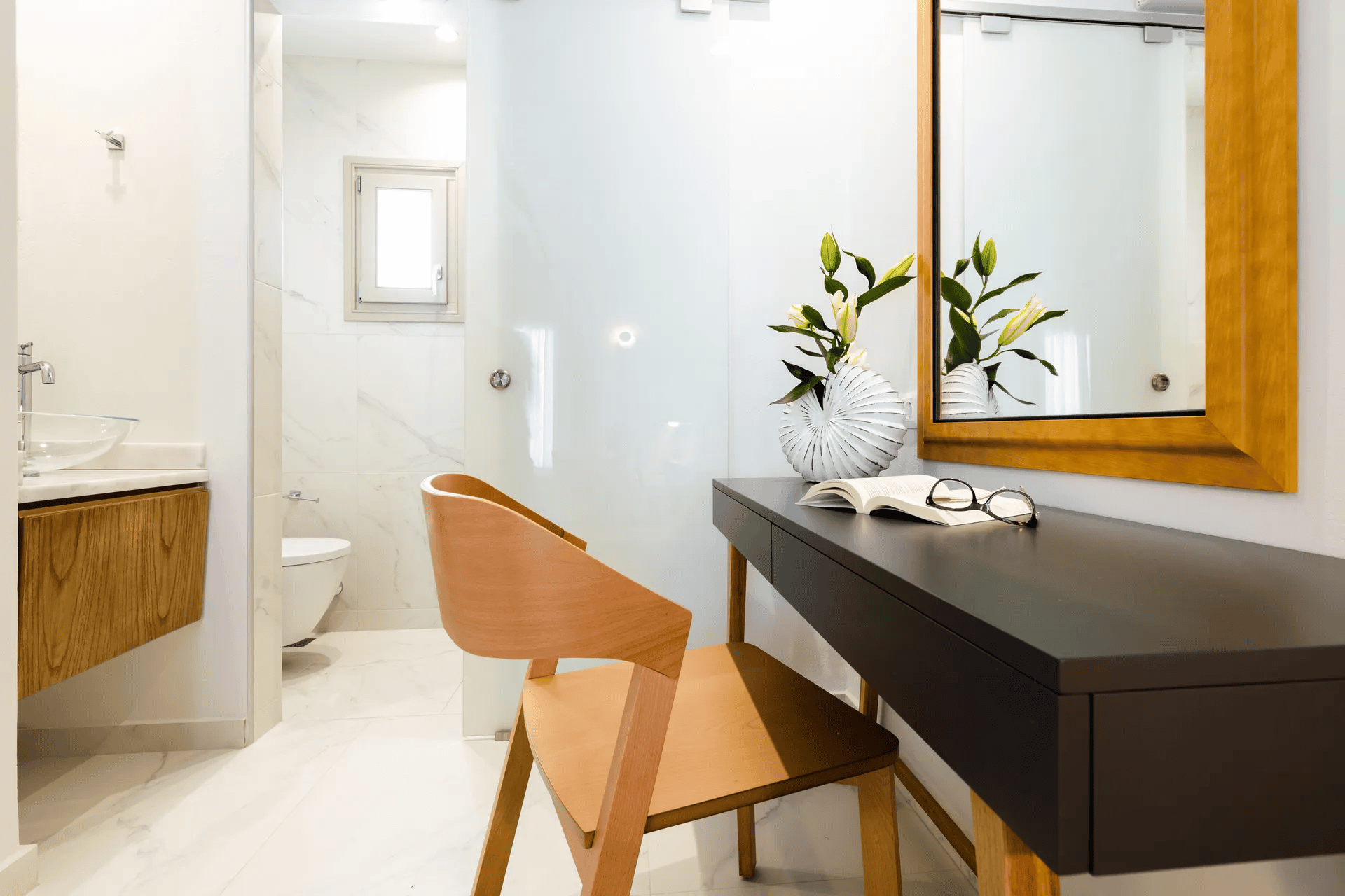 details in hotel room