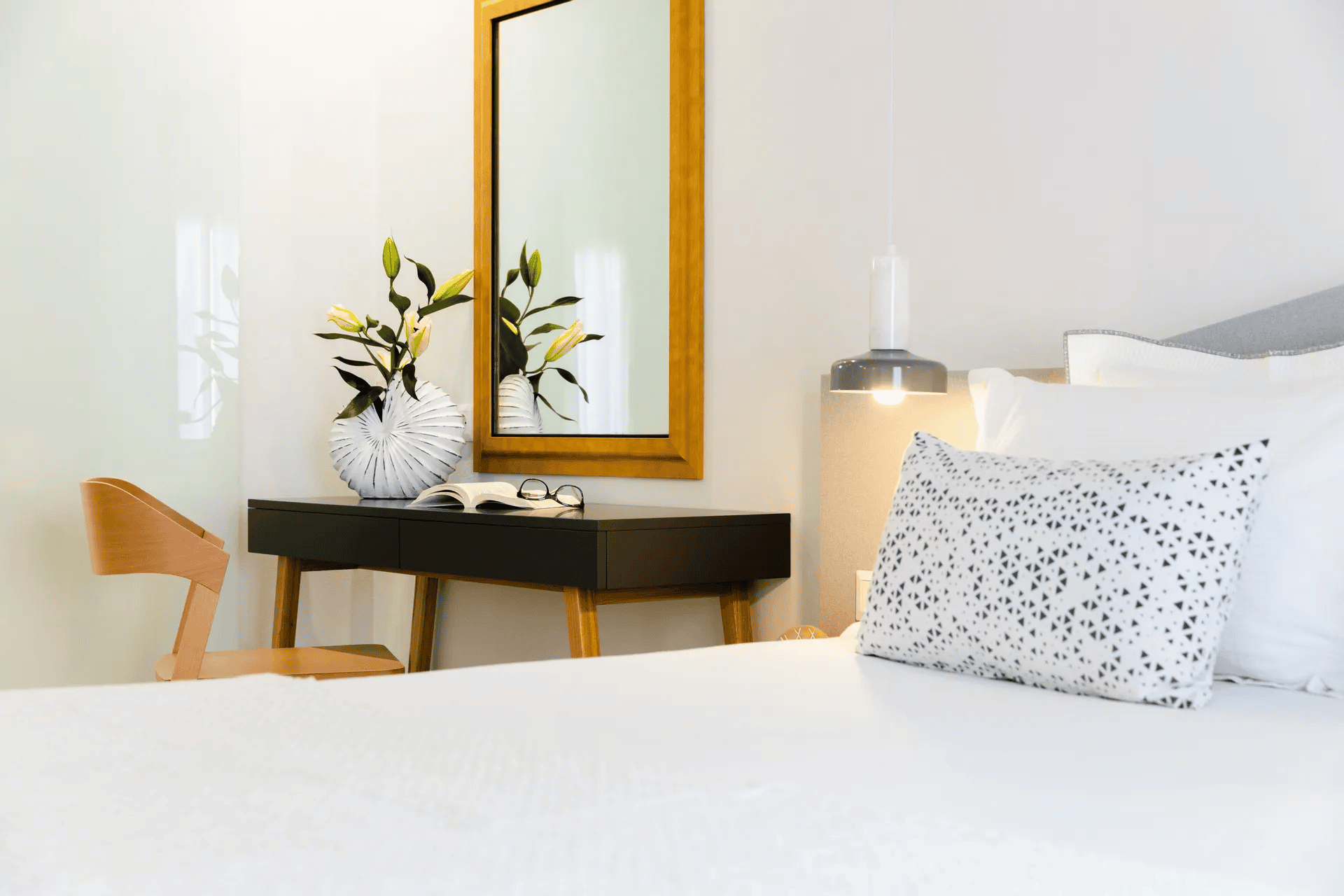 details in hotel room