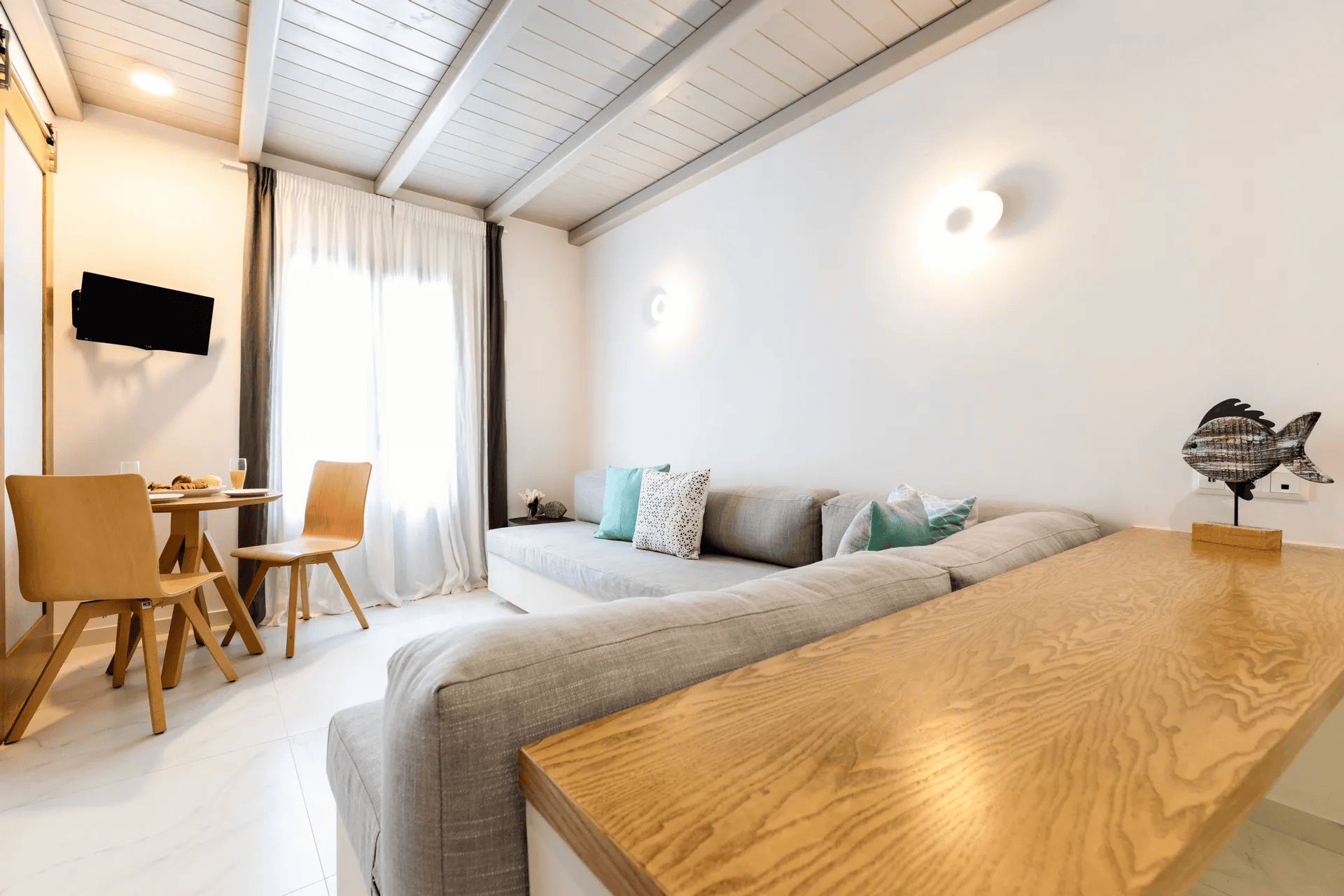 living room in family suite