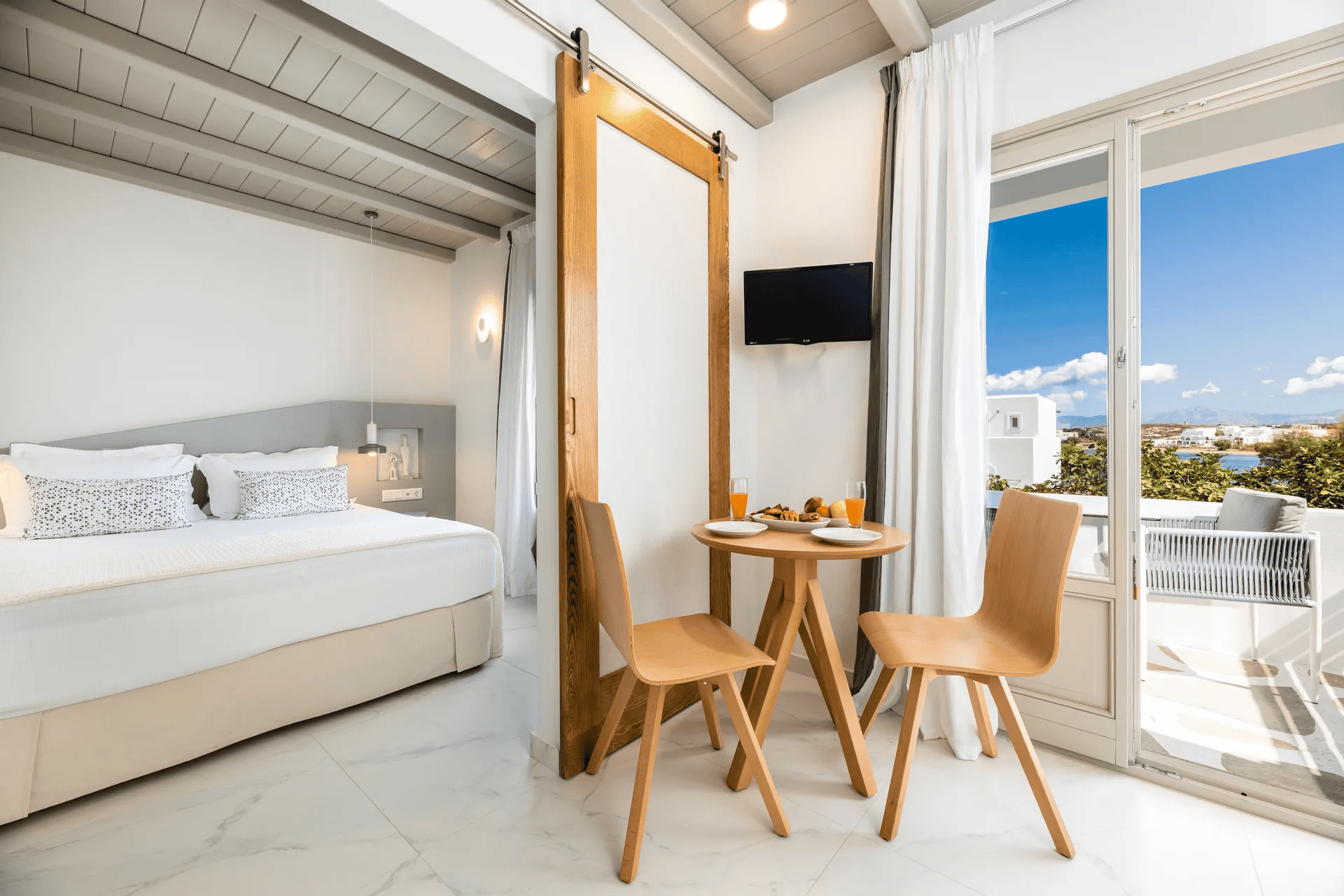 breakfast in family suite 