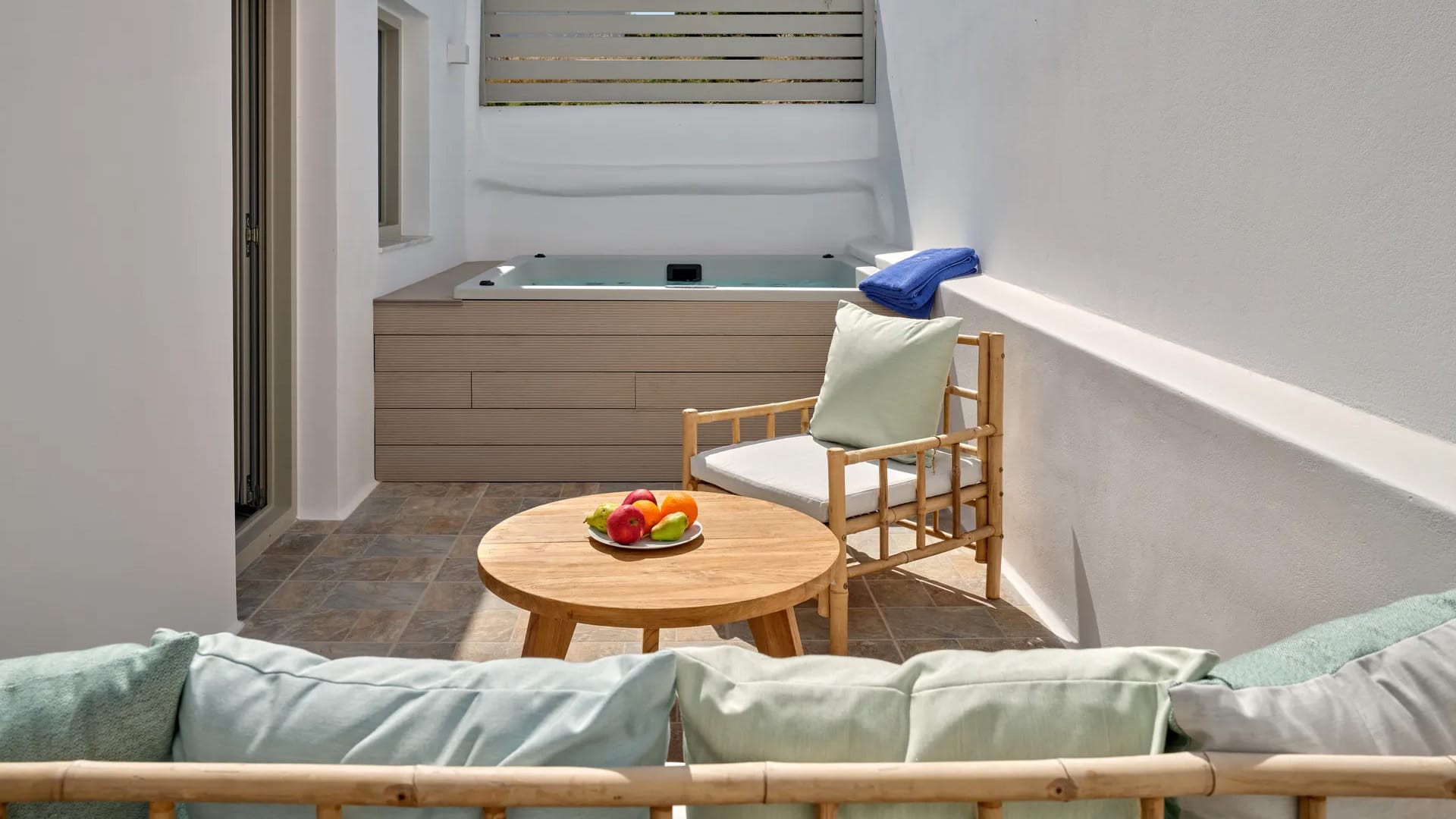 relaxation in Kandiani Blue Ciel