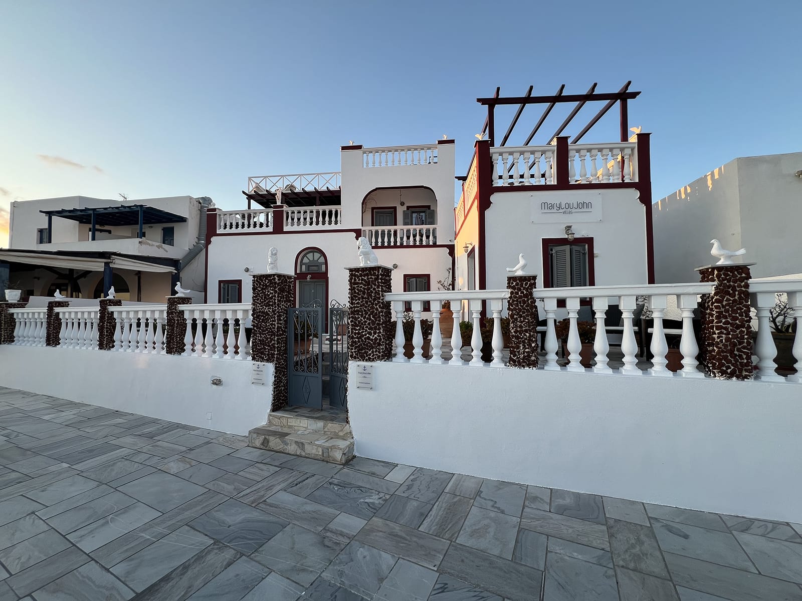 εξωτερικό του maryloujohn