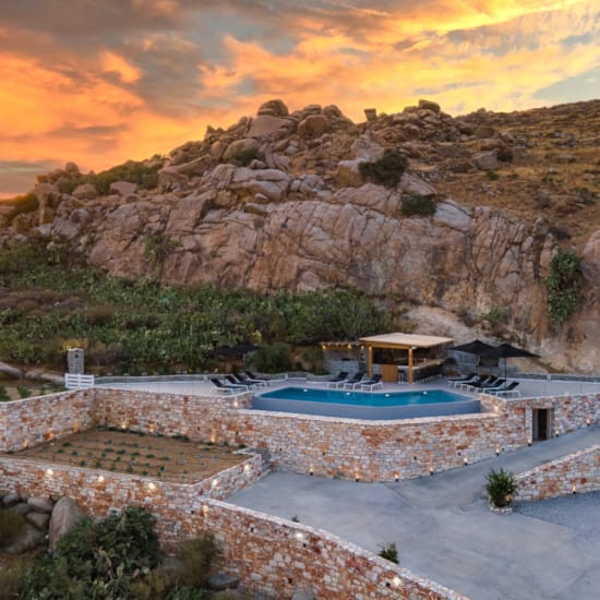 above-wow-outdoors-night-63