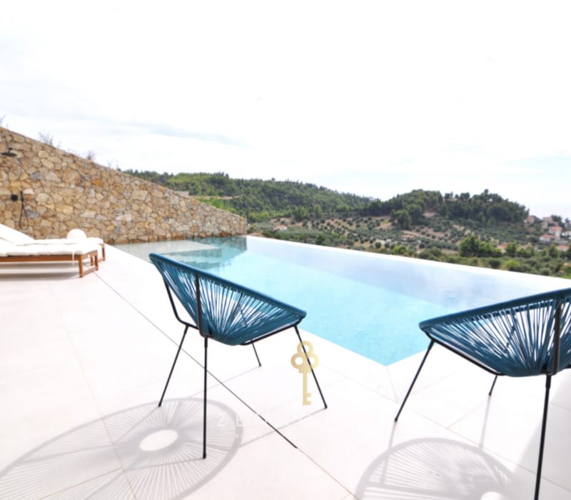 Zennova #52 Villa Cueva