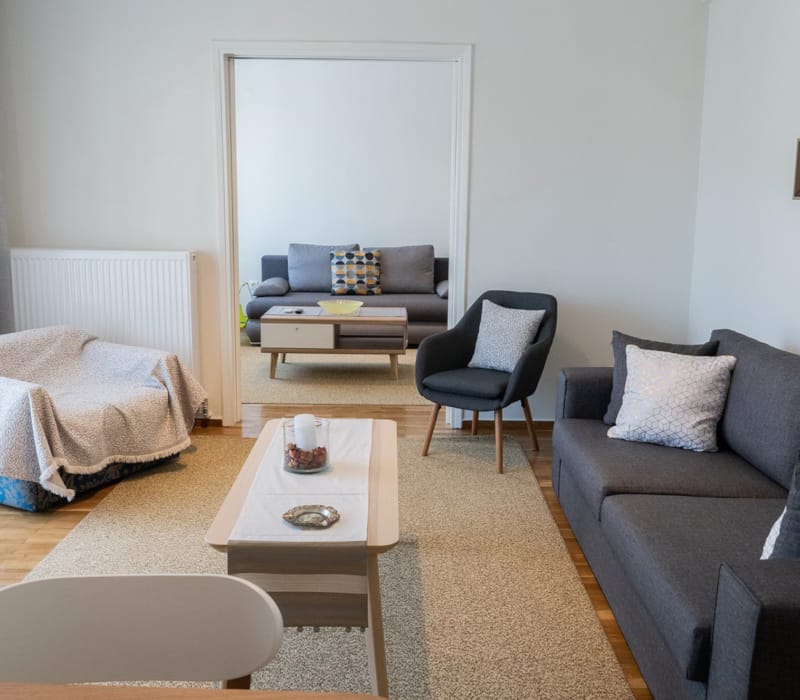 Zennova #5 Antigonidon Sq