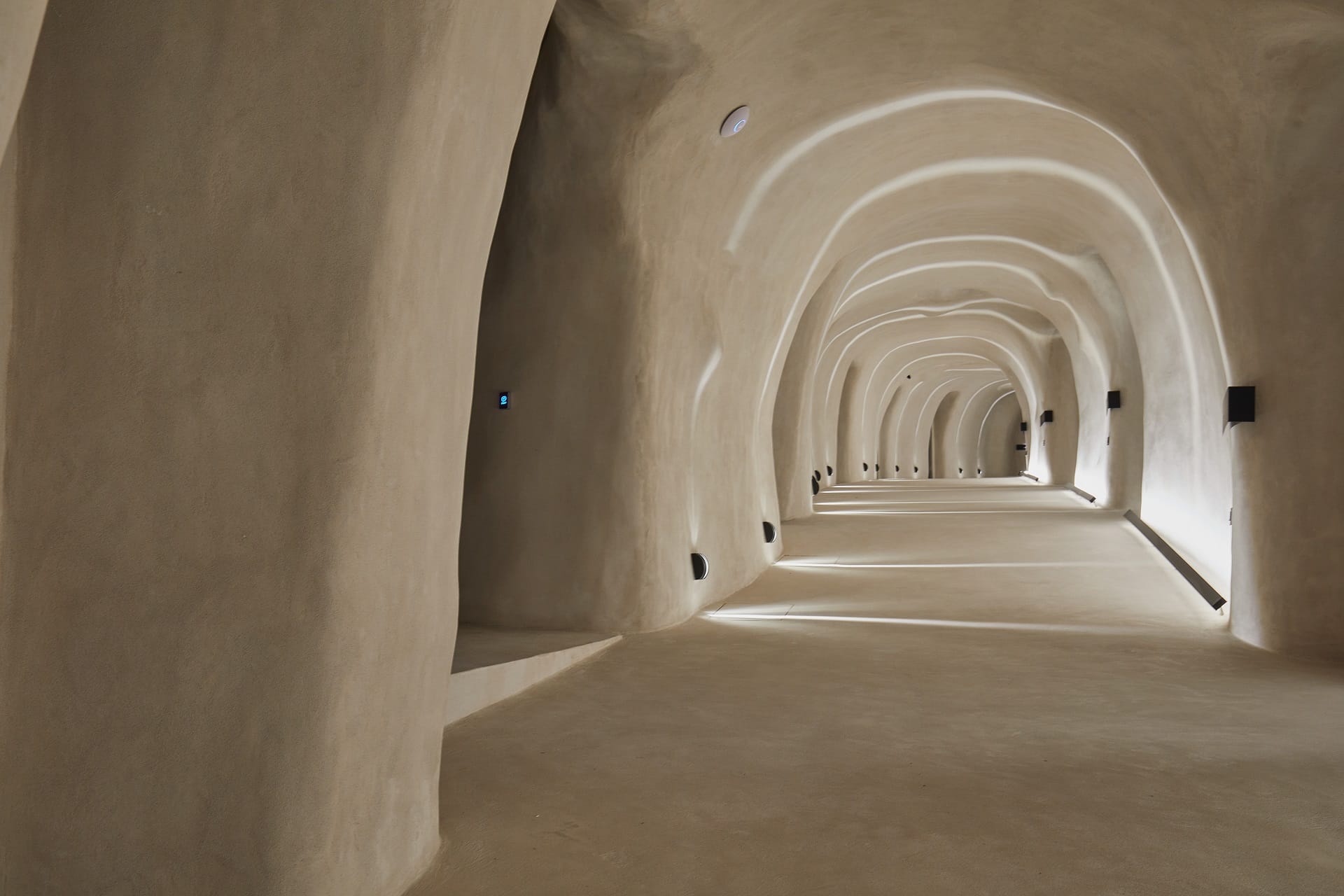 0901-hotel-photography-santorini-divine-cave-1