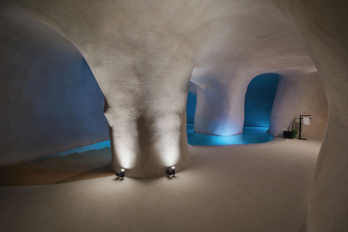 3245-hotel-photography-santorini-divine-cave-1
