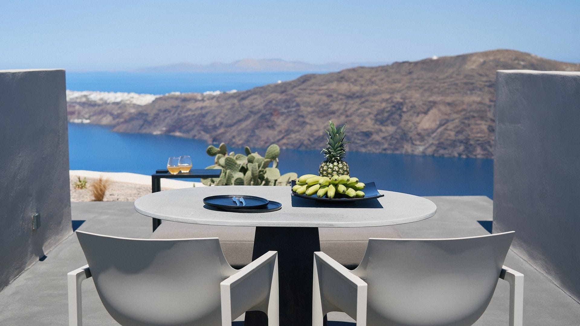 4203-hotel-photographer-santorini-divine-cave-1