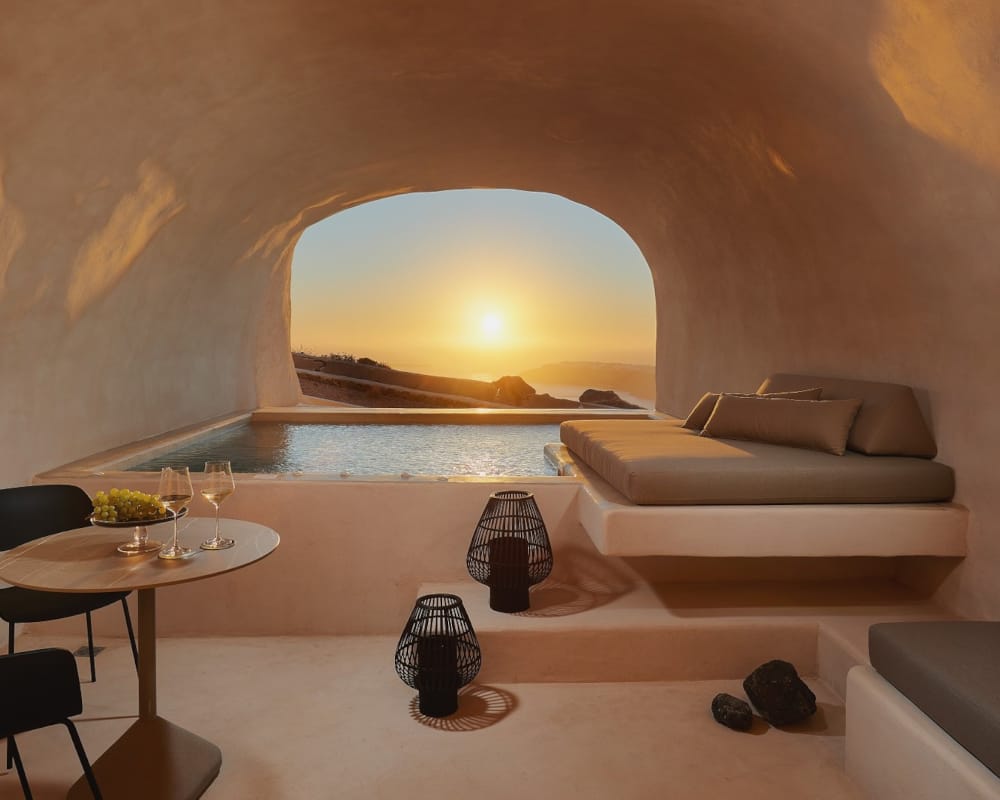 astral-cave-suite-106e