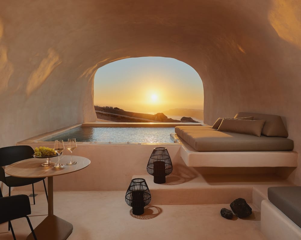 astral-cave-suite-106e