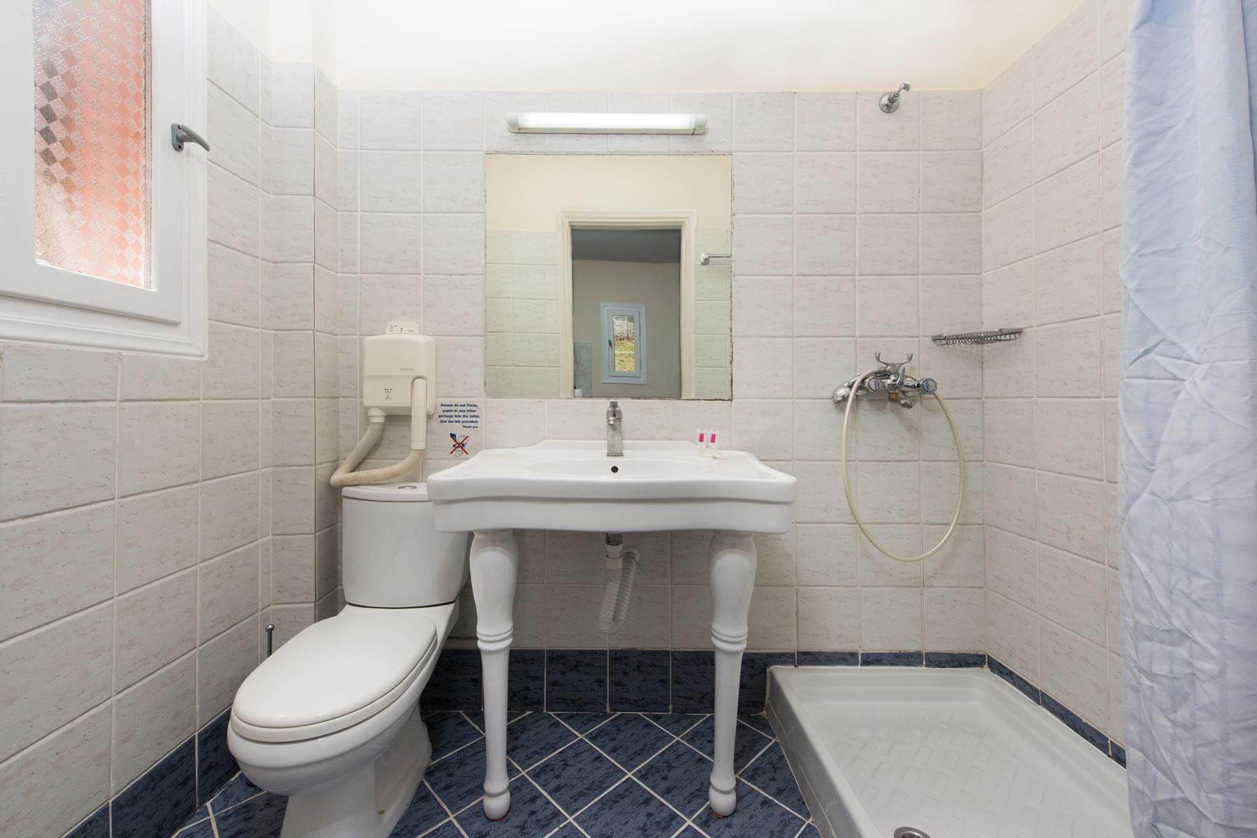 μπάνιο ξενοδοχείου στην Κέρκυρα