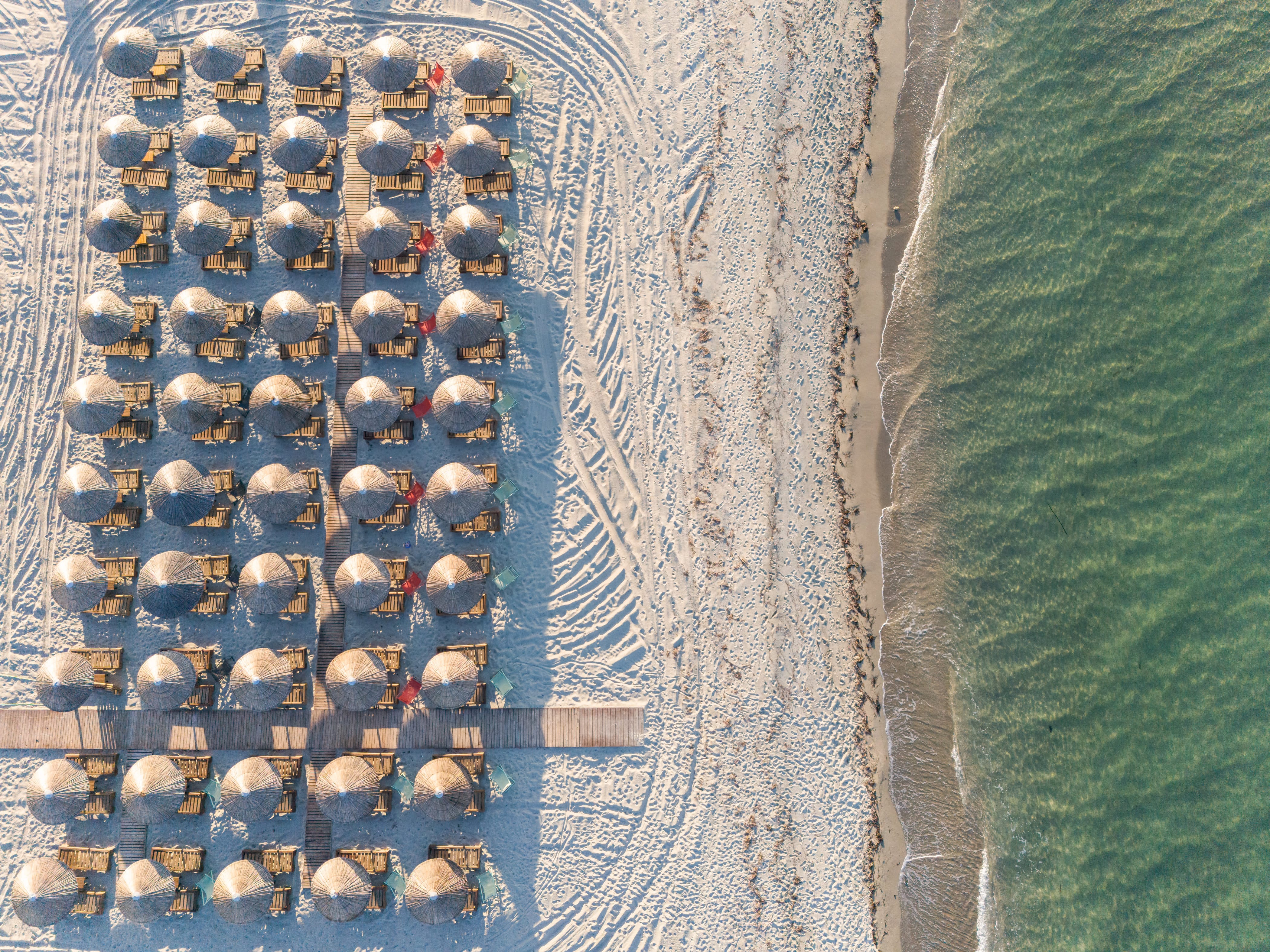 a group of white and black objects