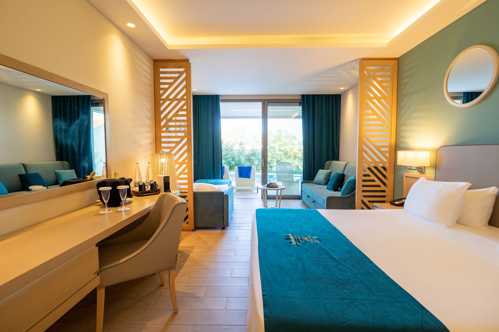 10-10-20_almyros_beach_hotel_room107_junior_swim_up-3