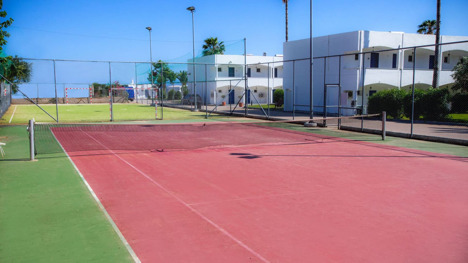 a track with a red track