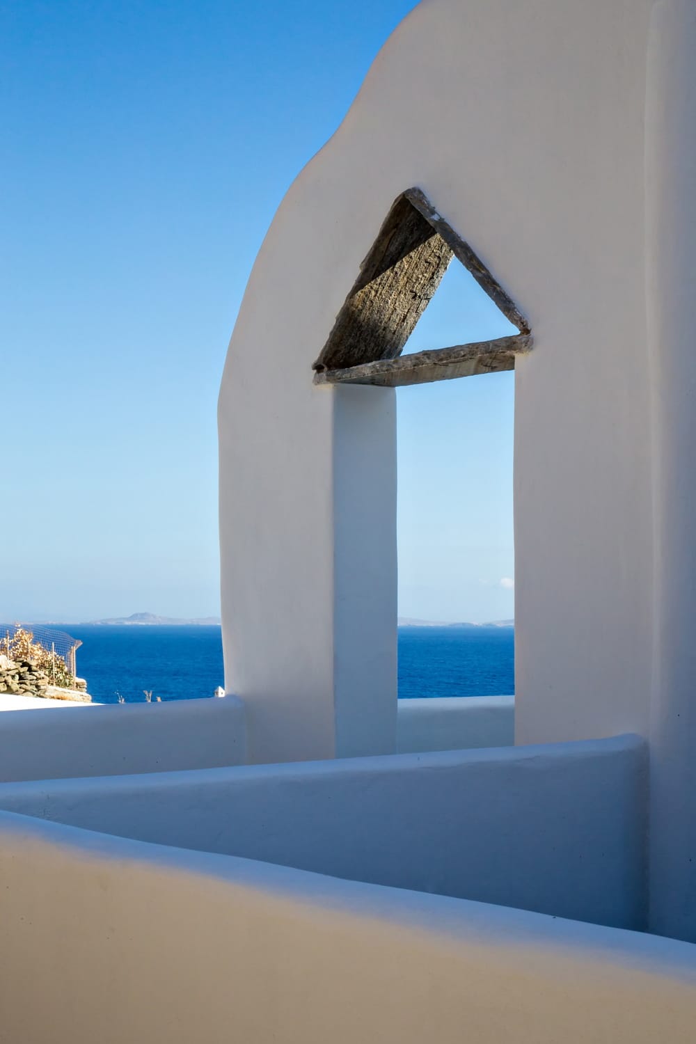 a stone arch with a stone arch