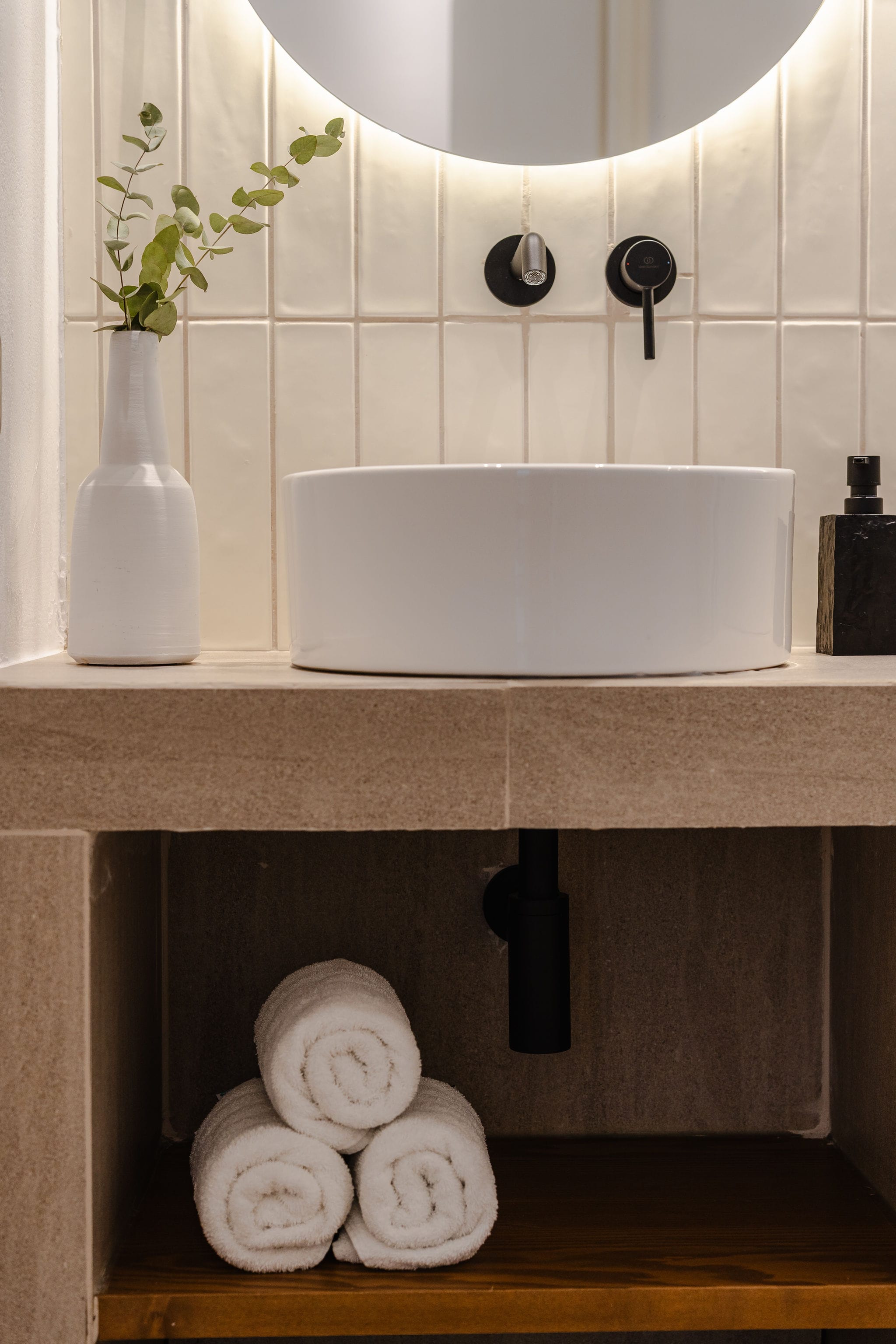 a white microwave oven with white eggs