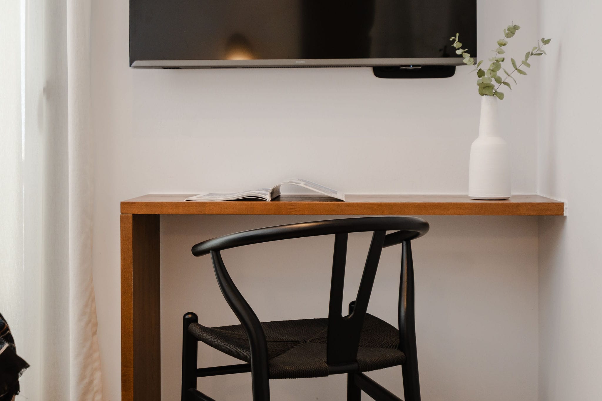 a chair in front of a table