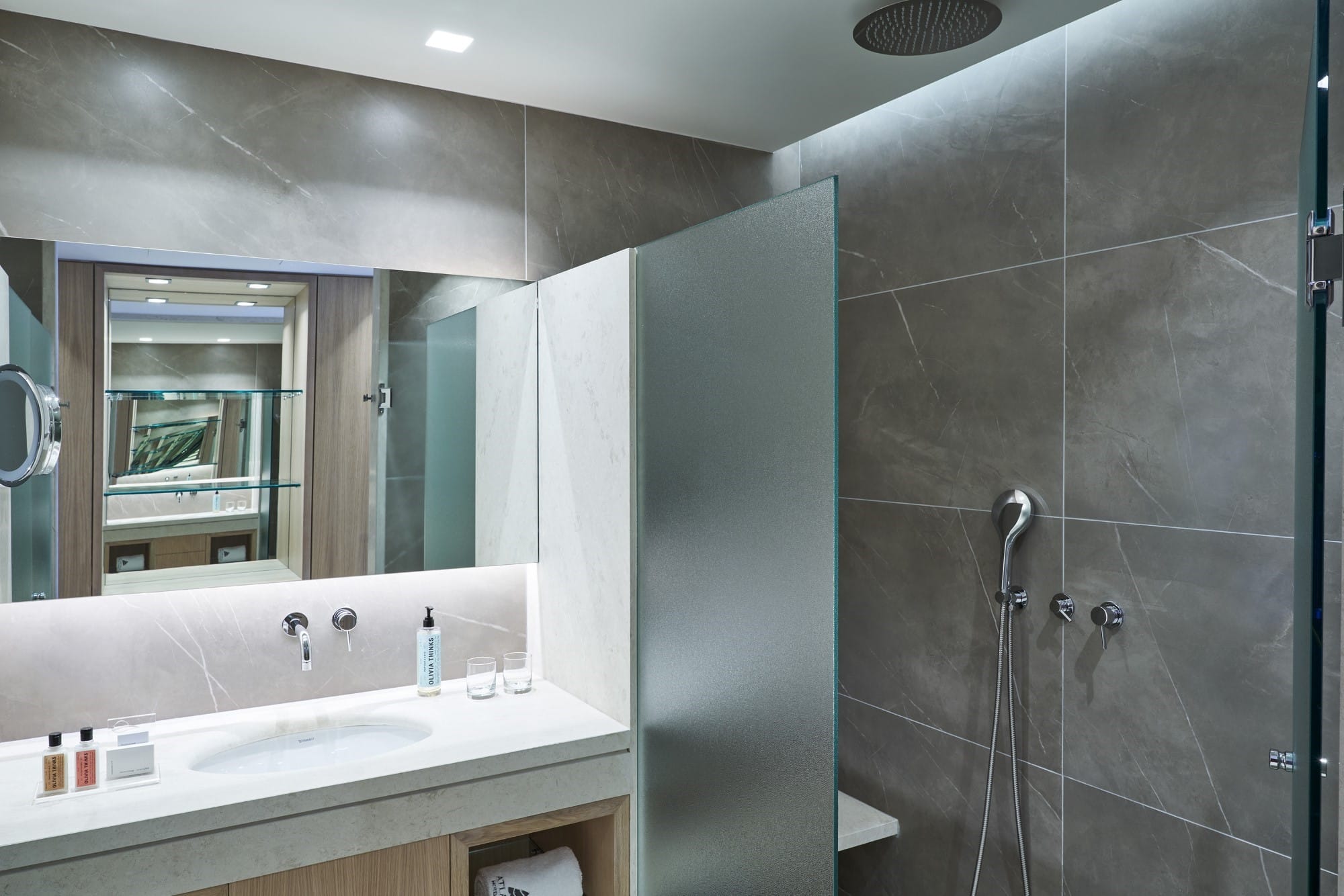 atlantica-imperial-resort-in-rhodes-all-inclusive-accomondation-bathroom-gallery