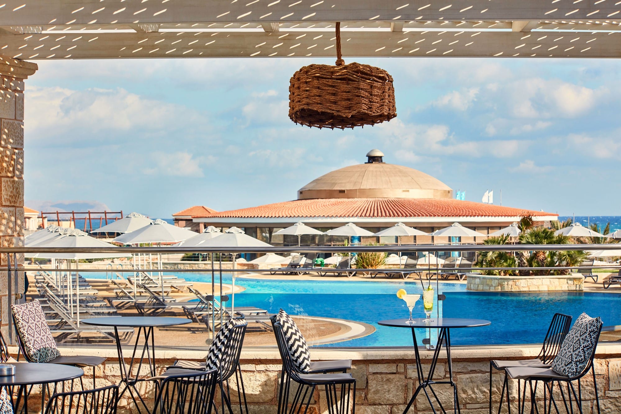 atlantica-caldera-palace-hotel-in-crete-all-inclusive-restaurants-fresco-pool-bar-1