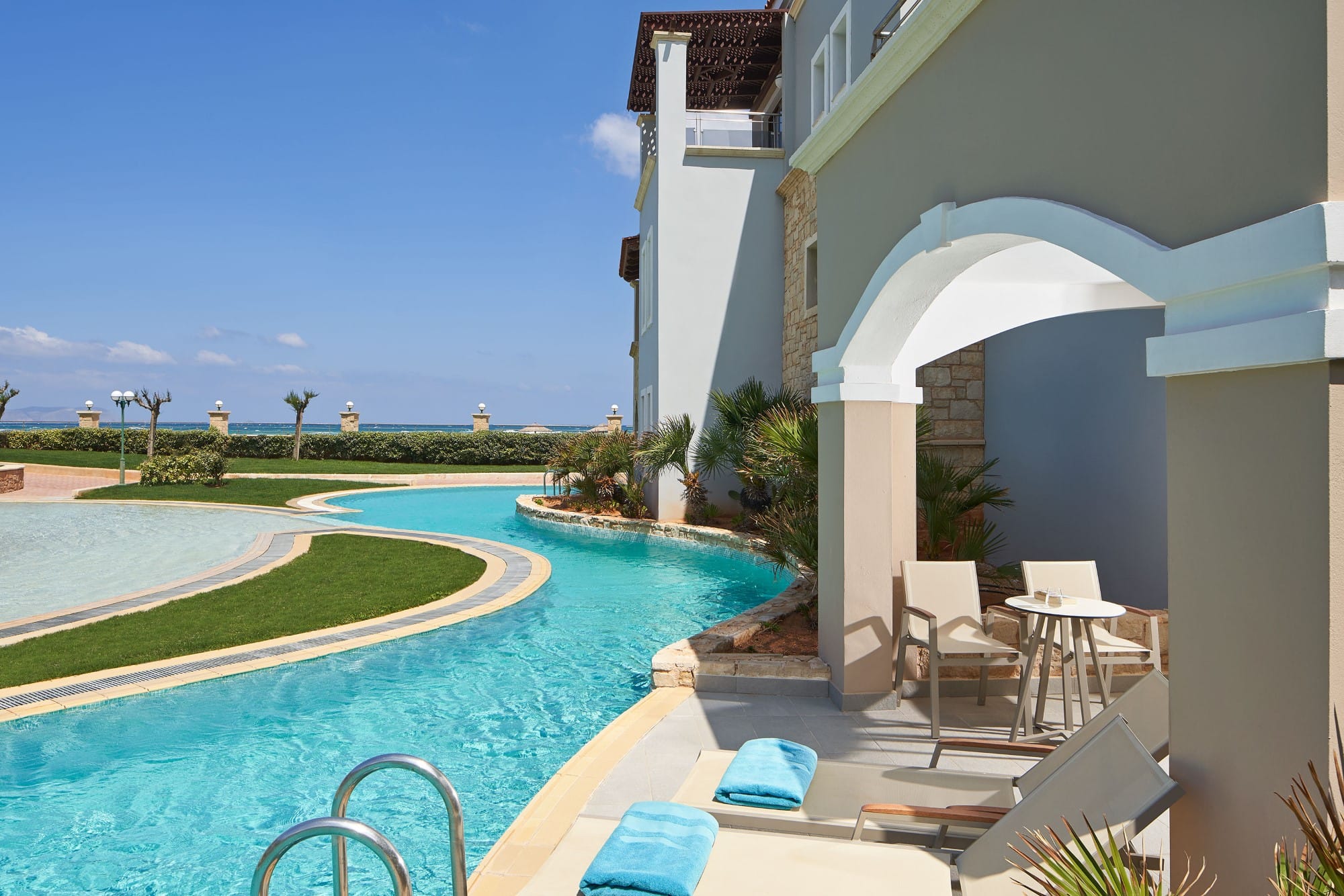 atlantica-caldera-palace-hotel-in-crete-all-inclusive-accomondation-double-swim-up-inland-limited-view.3